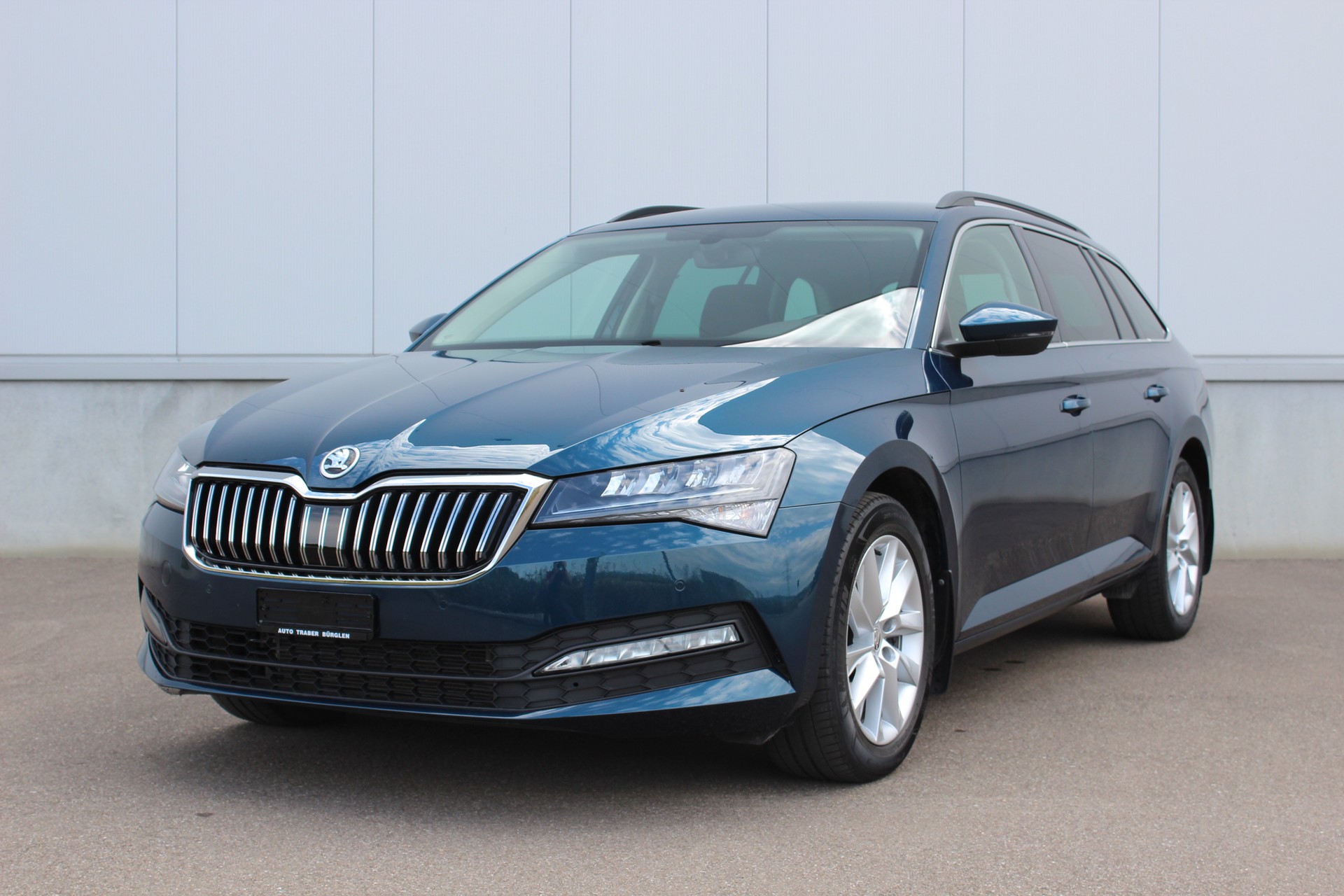 SKODA Superb Combi 1.5 TSI DSG-image-0