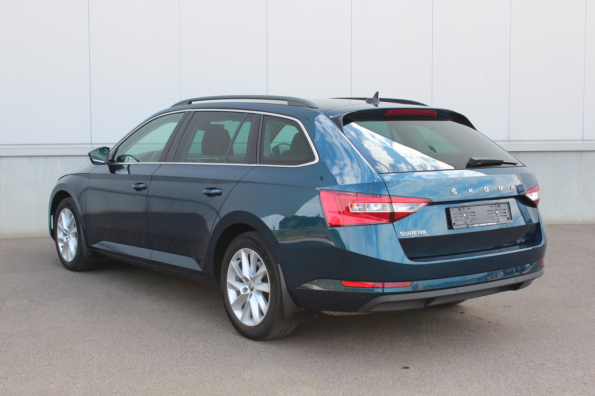 SKODA Superb Combi 1.5 TSI DSG-image-4