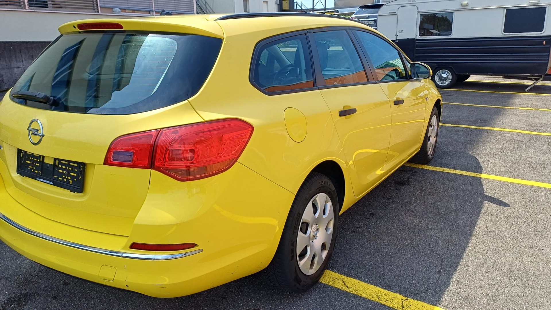 OPEL Astra SportsTourer 1.4i 16V Turbo Sport-image-4