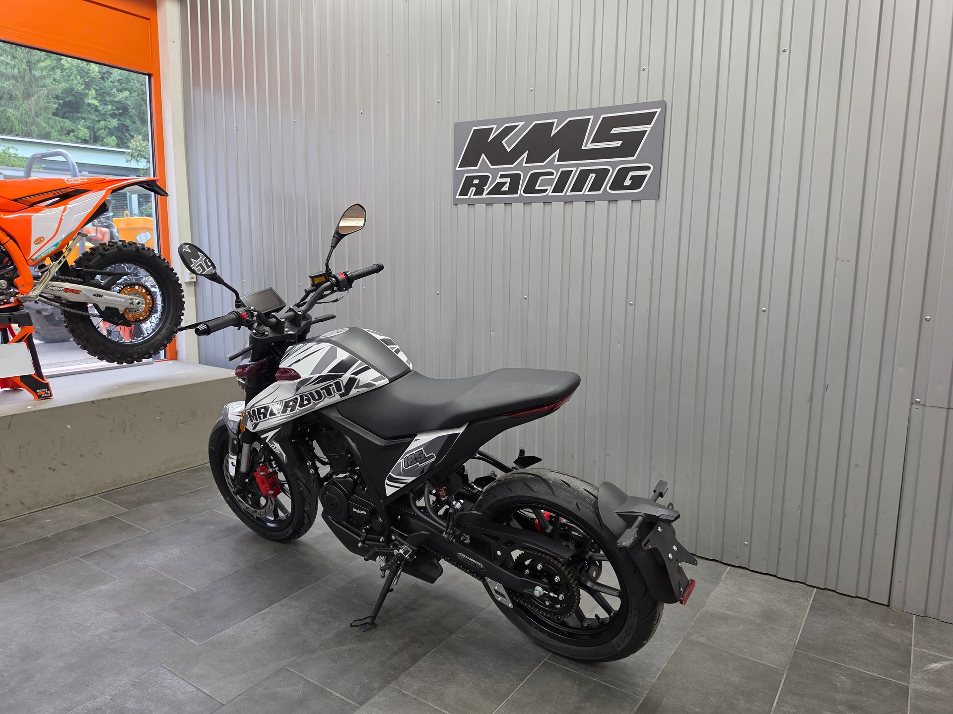 MALAGUTI Drakon 125 ABS-image-8