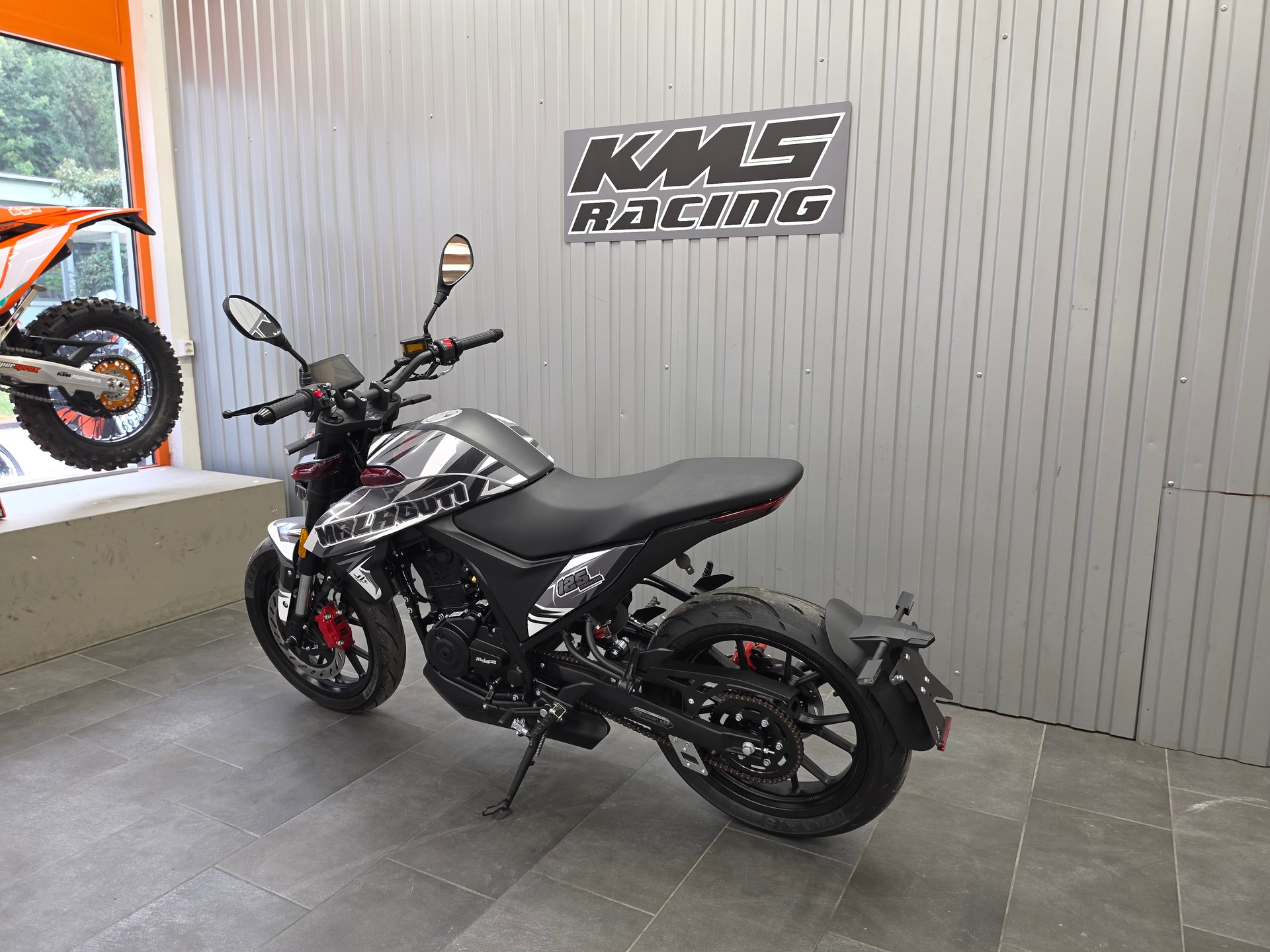 MALAGUTI Drakon 125 ABS-showroom-element-2