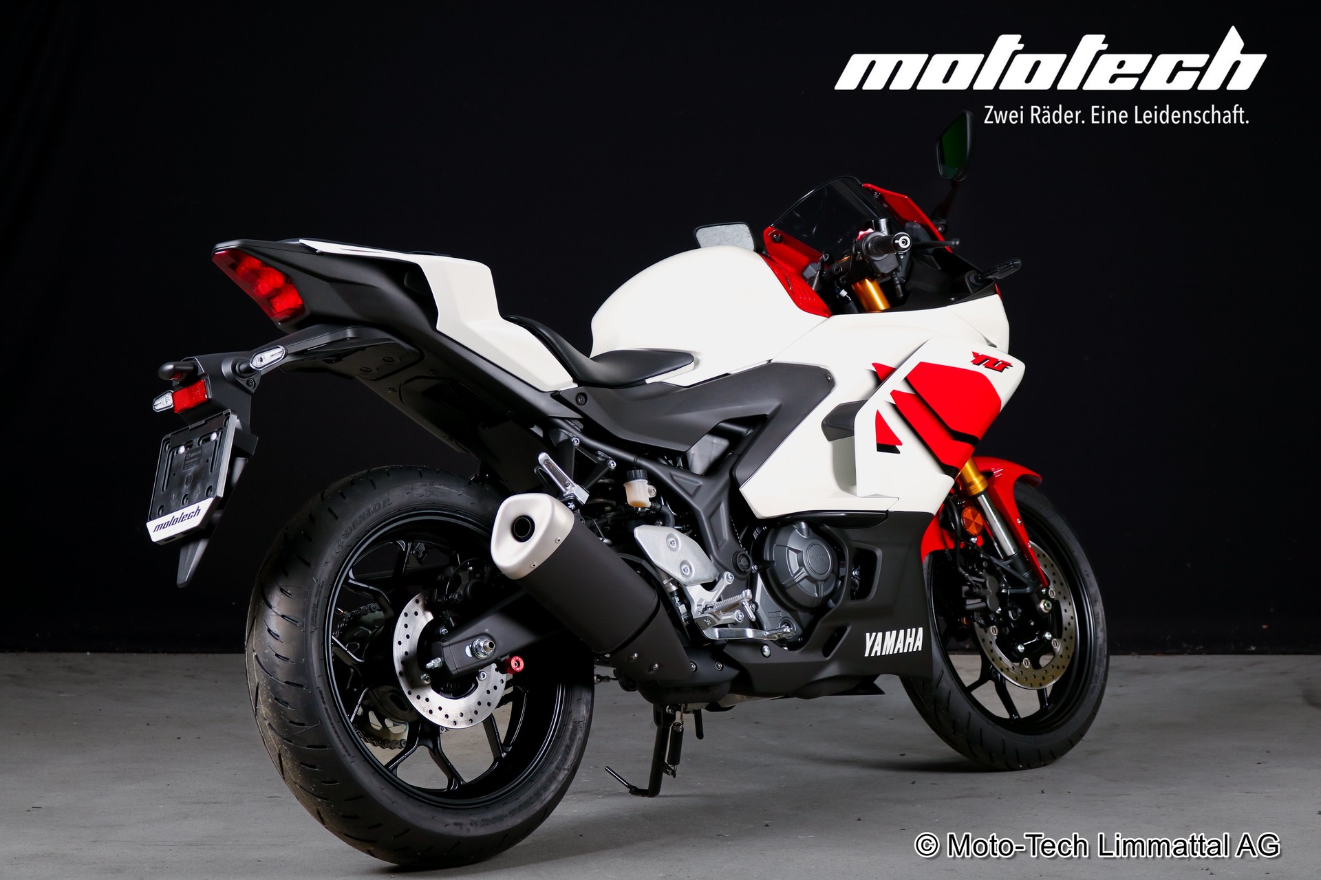 YAMAHA YZF-R3 70th Anniversary-showroom-element-2