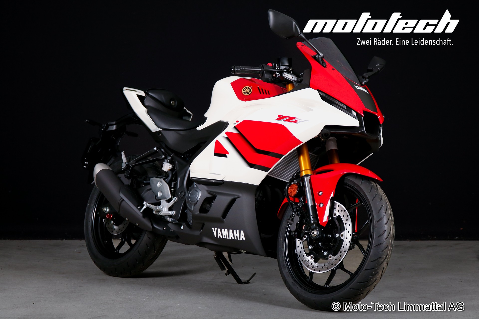 YAMAHA YZF-R3 70th Anniversary