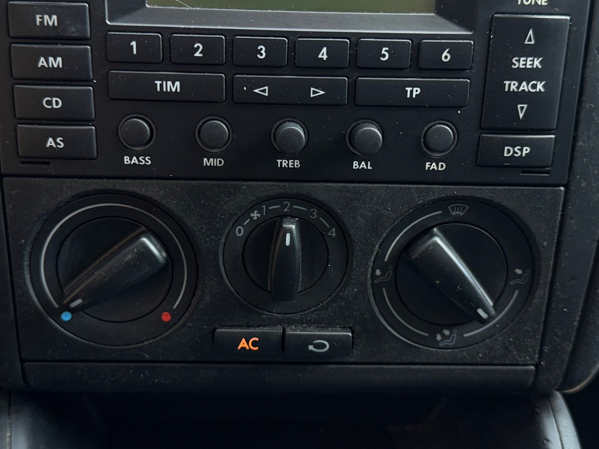 VW Golf 1.6 16V Pacific-image-9