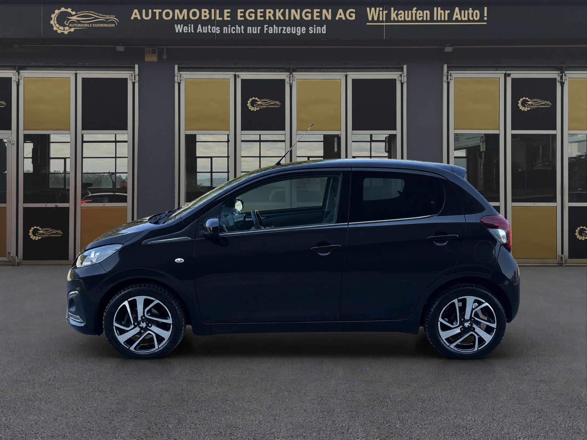 PEUGEOT 108 1.2 VTi Allure-image-7