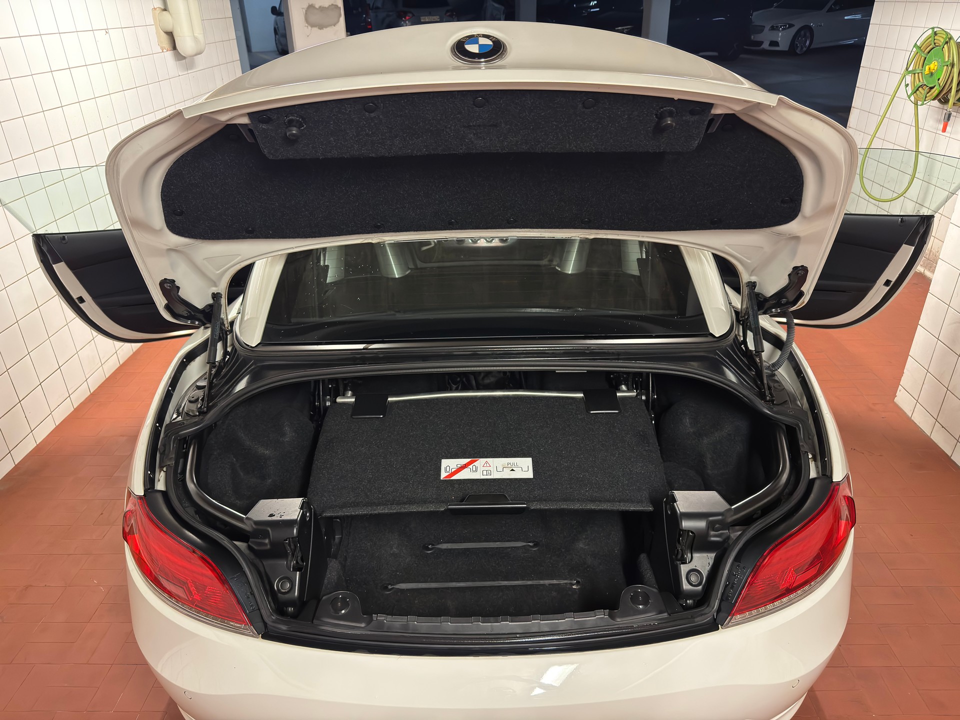 BMW 35i sDrive-image-5