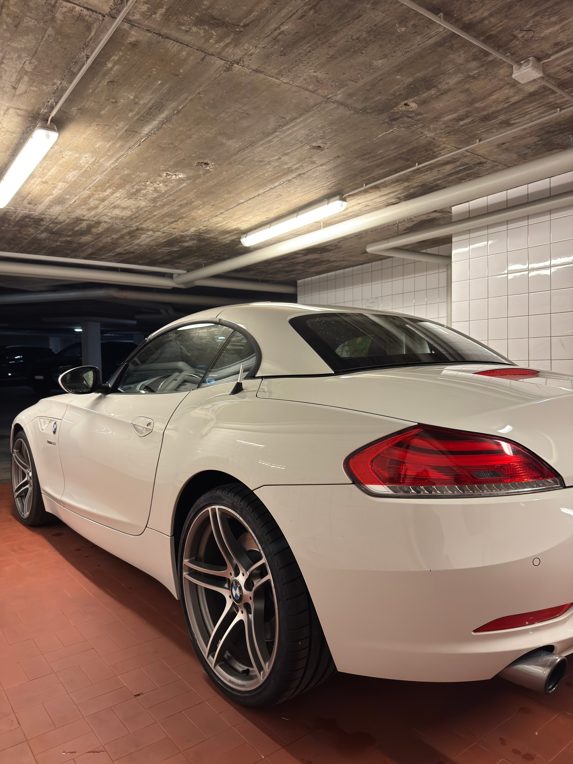BMW 35i sDrive-image-2