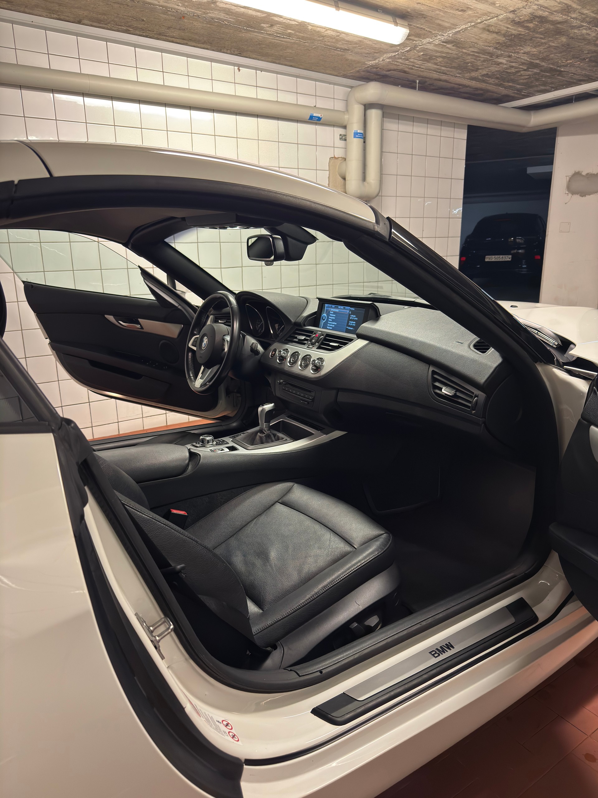 BMW 35i sDrive-image-4