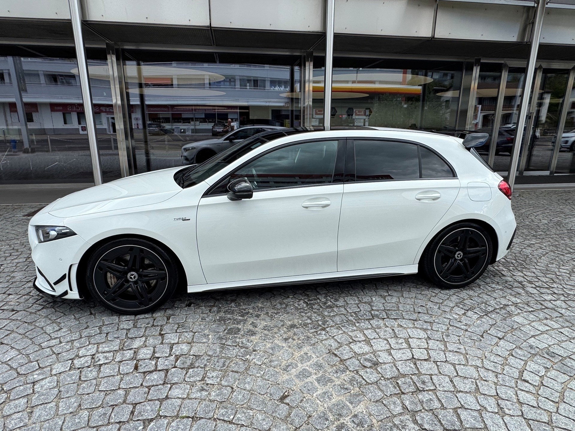 MERCEDES-BENZ A 35 AMG 4Matic-image-1