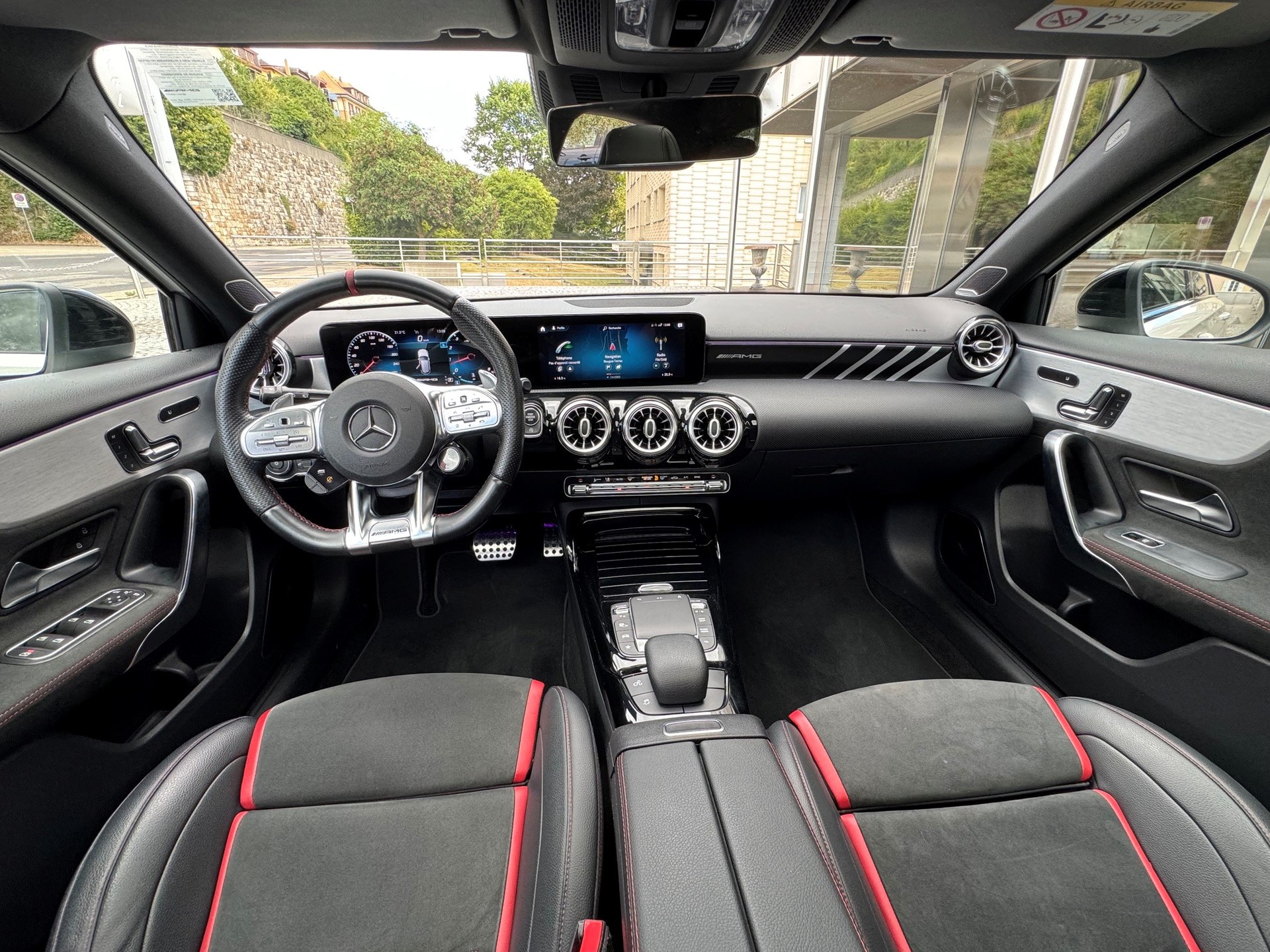 MERCEDES-BENZ A 35 AMG 4Matic-image-10