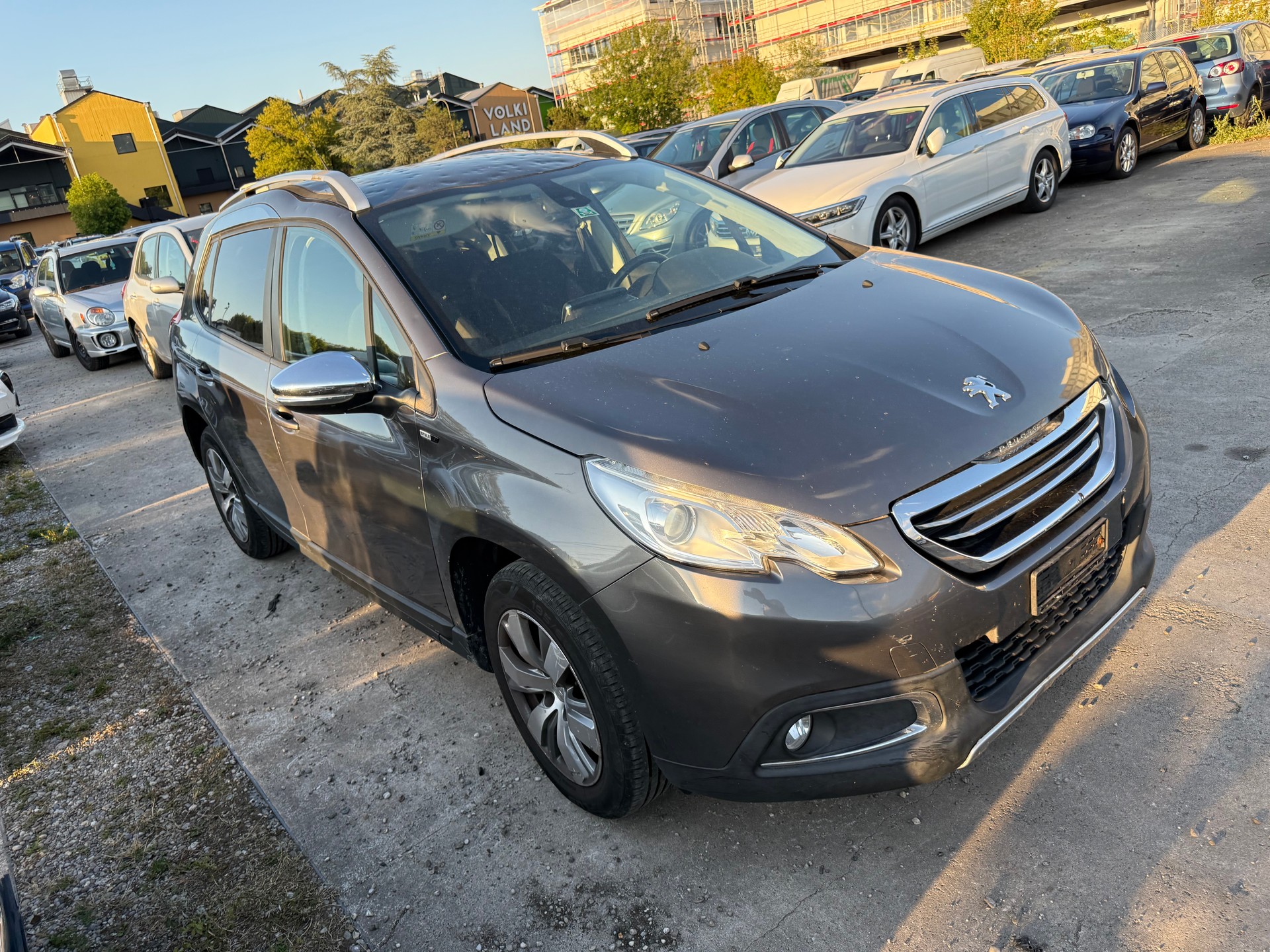 PEUGEOT 2008 1.2 VTI Style-image-2