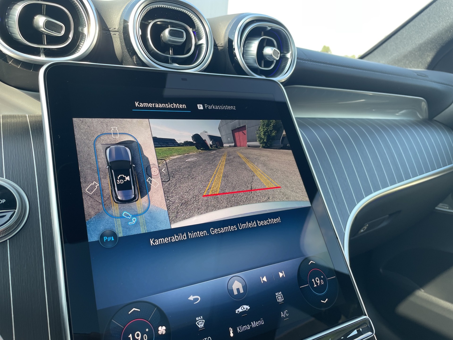 MERCEDES-BENZ GLC 300 e EQ Star AMG Line 4matic-image-19