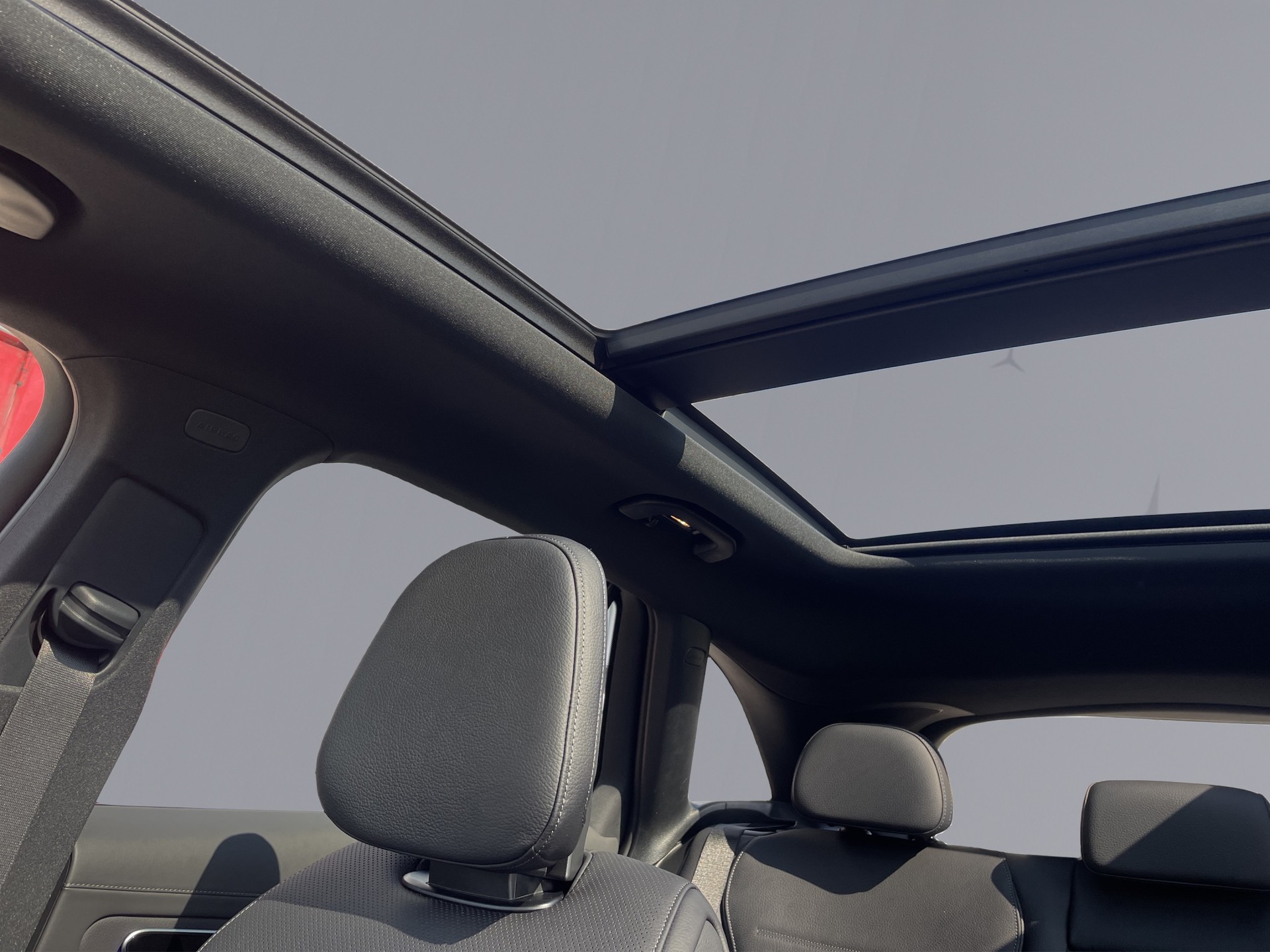 MERCEDES-BENZ GLC 300 e EQ Star AMG Line 4matic-image-22