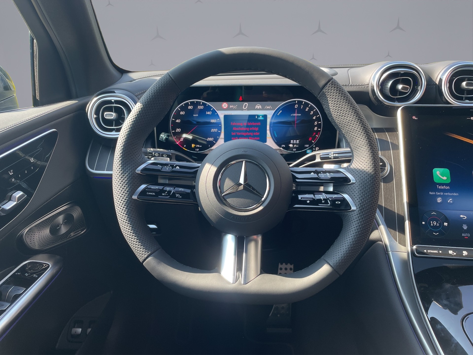 MERCEDES-BENZ GLC 300 e EQ Star AMG Line 4matic-image-11
