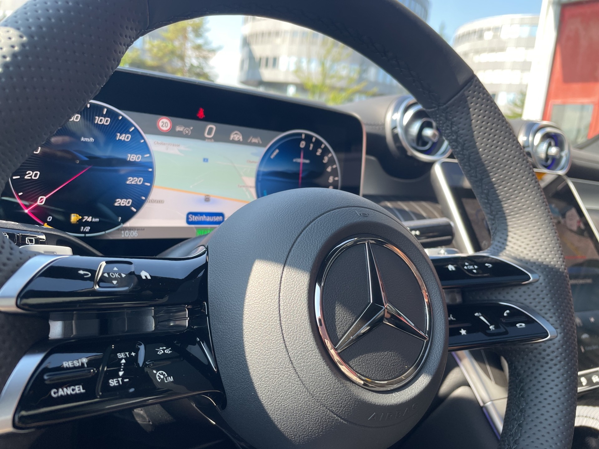 MERCEDES-BENZ GLC 300 e EQ Star AMG Line 4matic-image-18