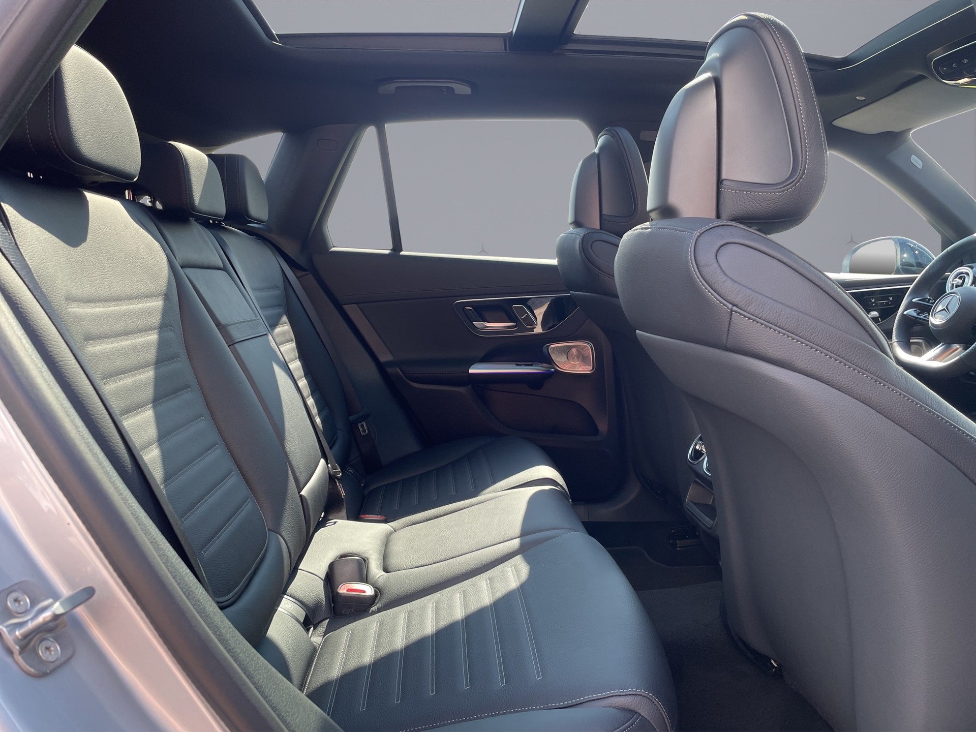 MERCEDES-BENZ GLC 300 e EQ Star AMG Line 4matic-image-16