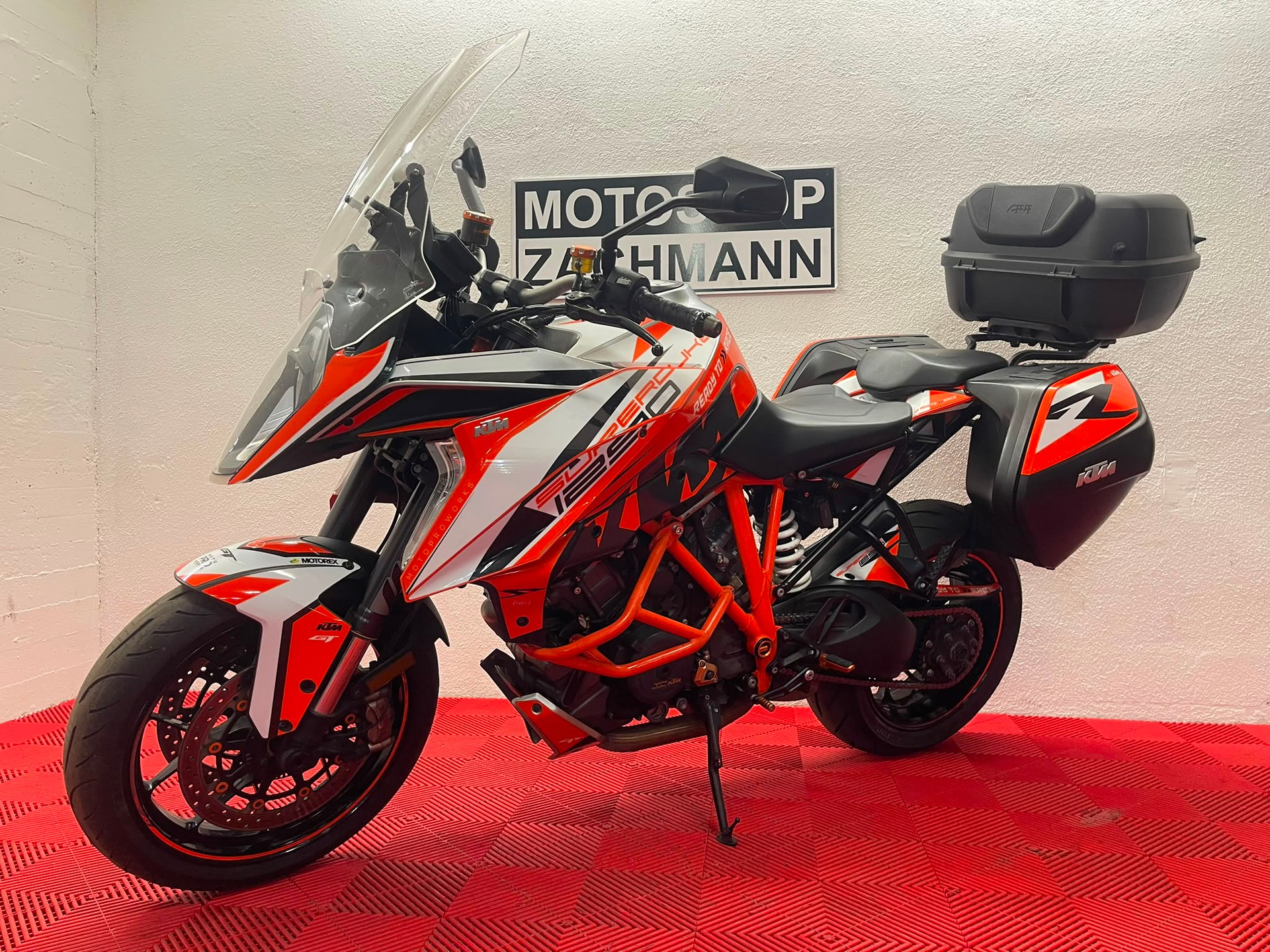 KTM 1290 Super Duke GT-image-4