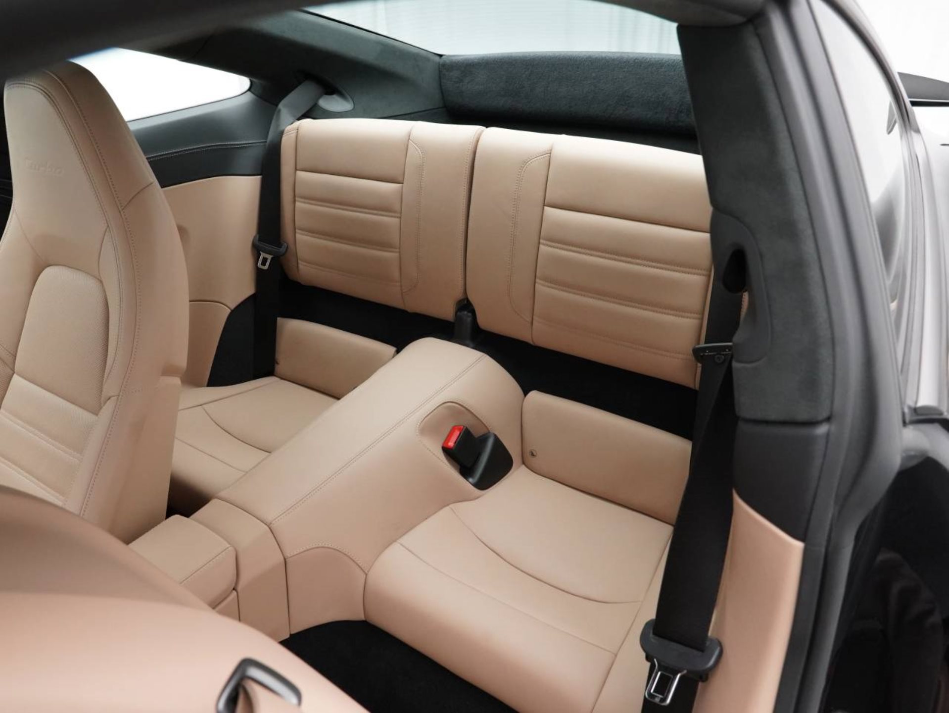 PORSCHE 911 Turbo-image-27