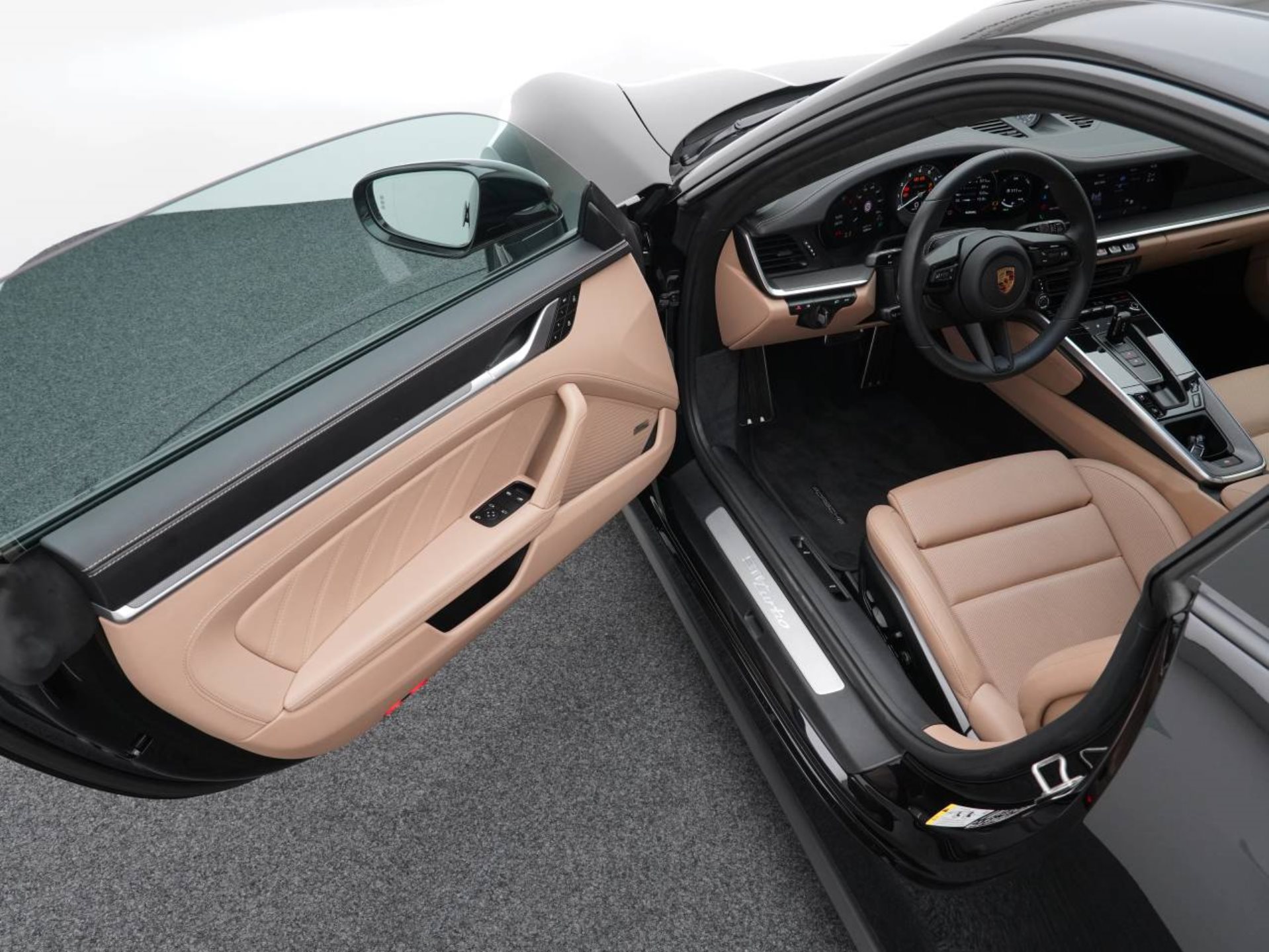 PORSCHE 911 Turbo-image-3