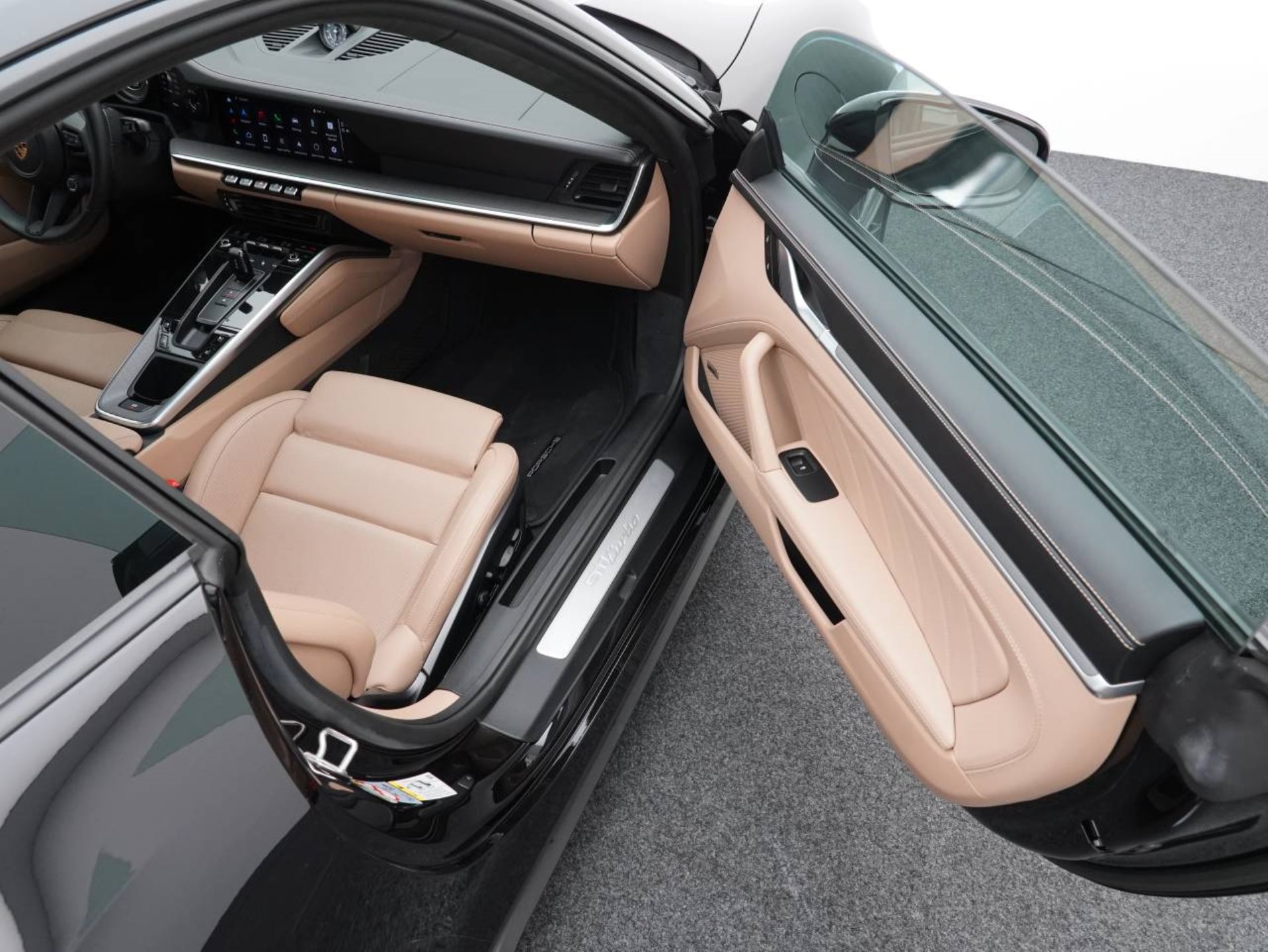 PORSCHE 911 Turbo-image-22