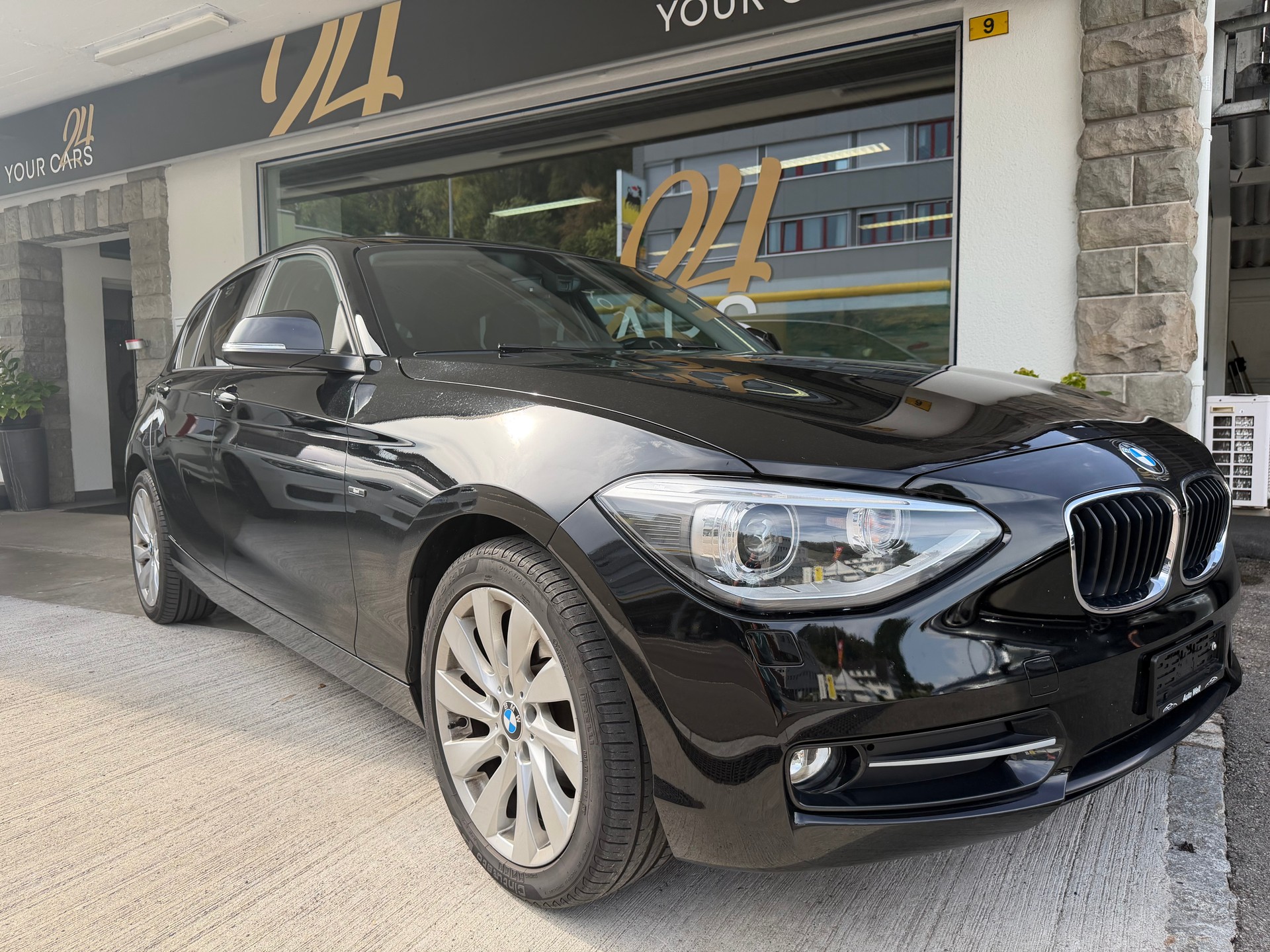 BMW 116i Sport Line Steptronic-image-2