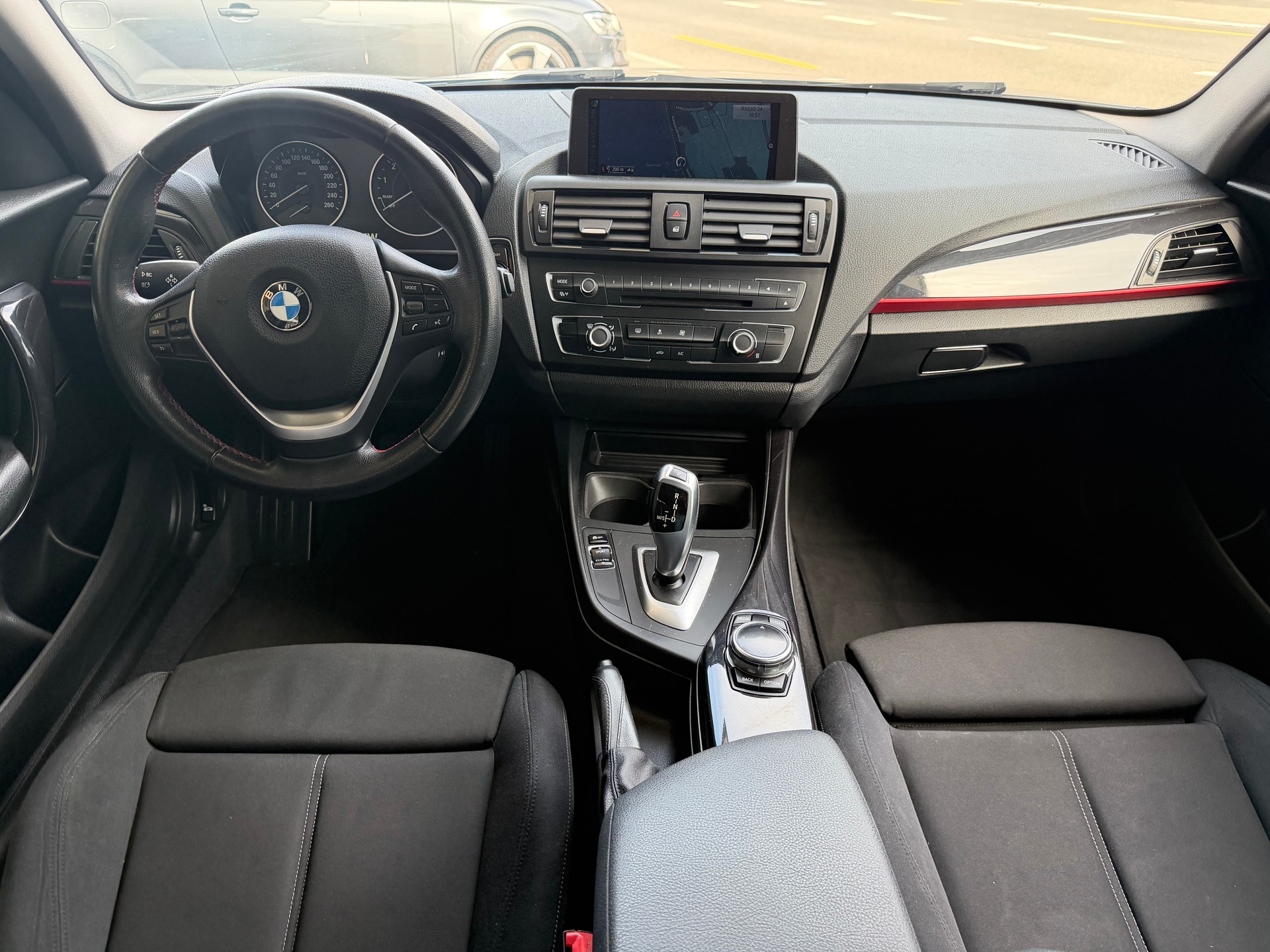 BMW 116i Sport Line Steptronic-image-6