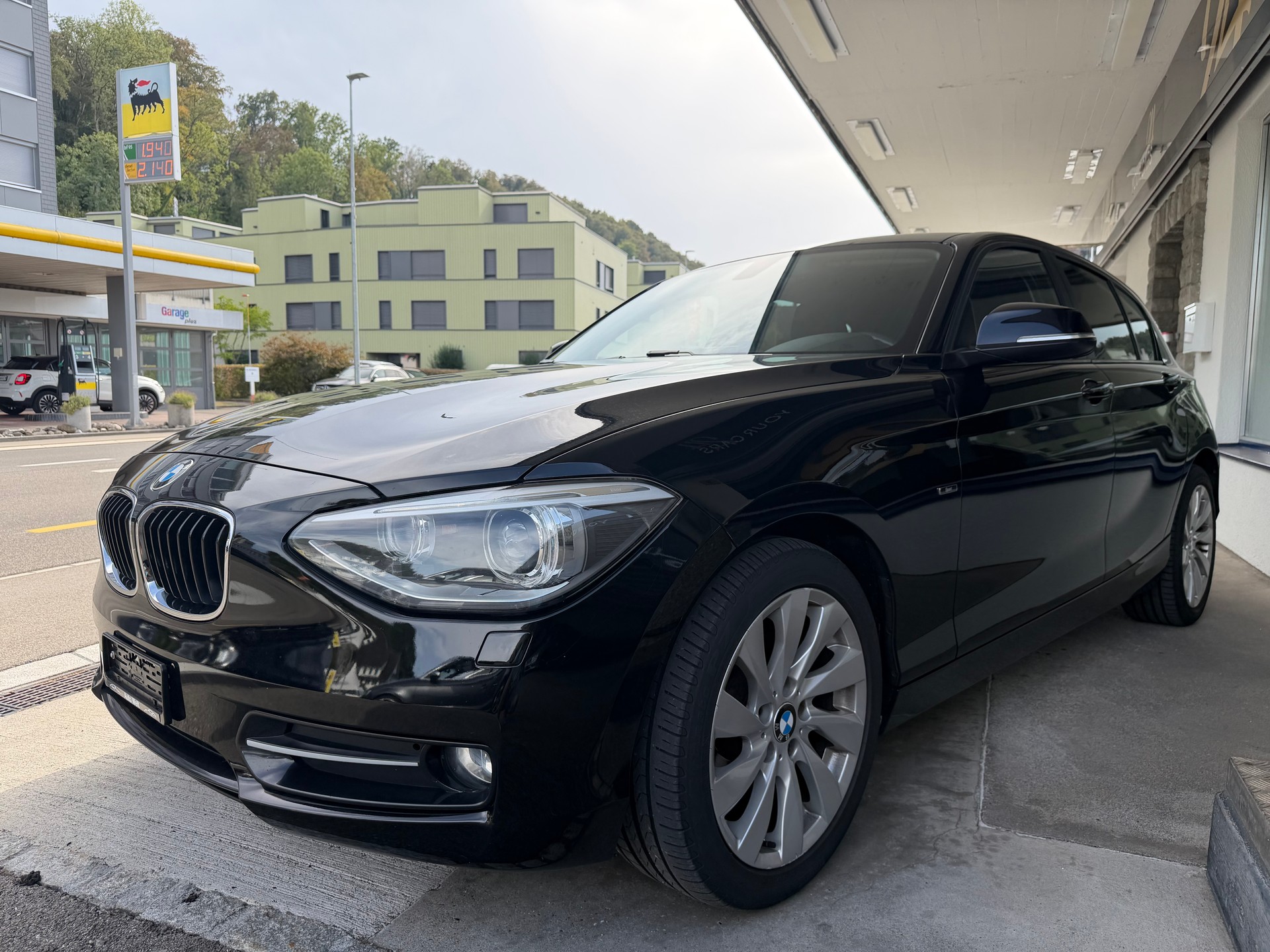 BMW 116i Sport Line Steptronic-image-0