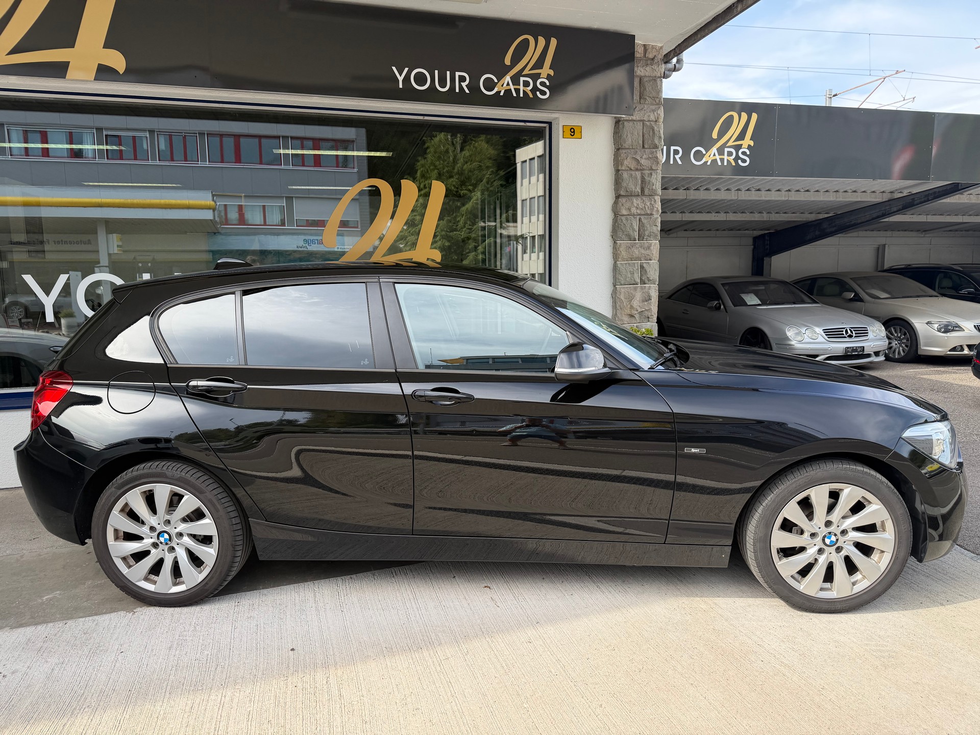 BMW 116i Sport Line Steptronic-image-3