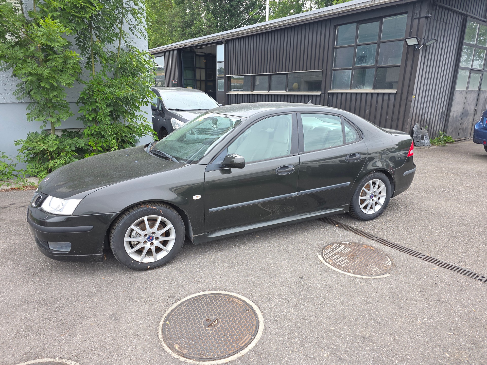 SAAB 9-3 2.0t Vector-image-6