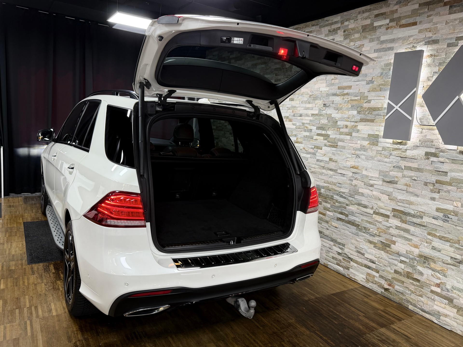 MERCEDES-BENZ GLE 350 d 4Matic 9G-Tronic-image-28