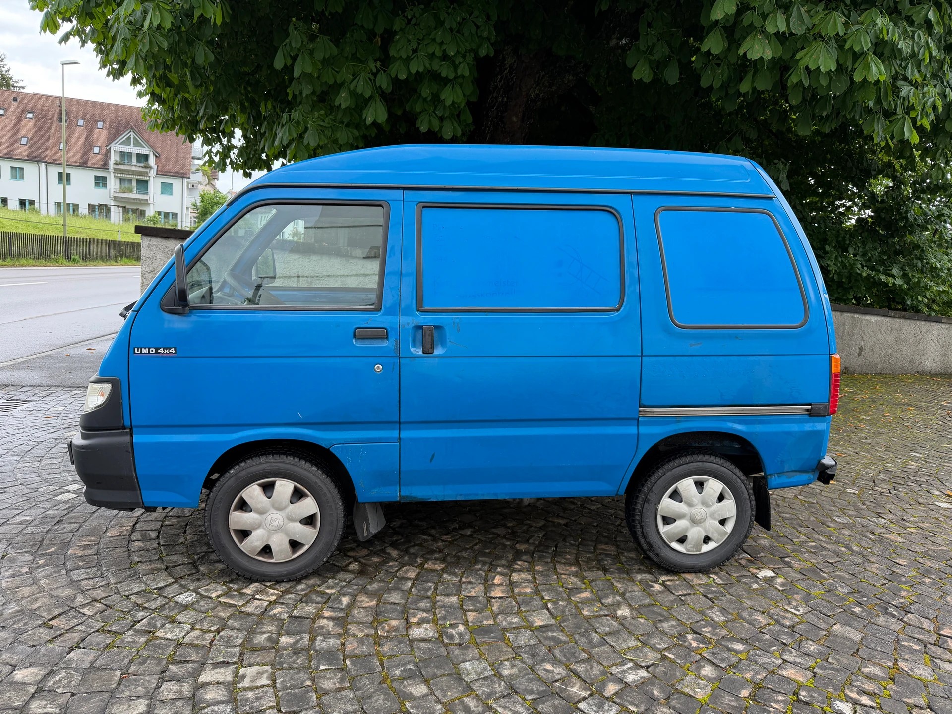 PIAGGIO Porter 1.3 Umo 4x4 / Kasten / 1 Hand / CH-Fahrzeug / Schiebetür links & rechts-image-8