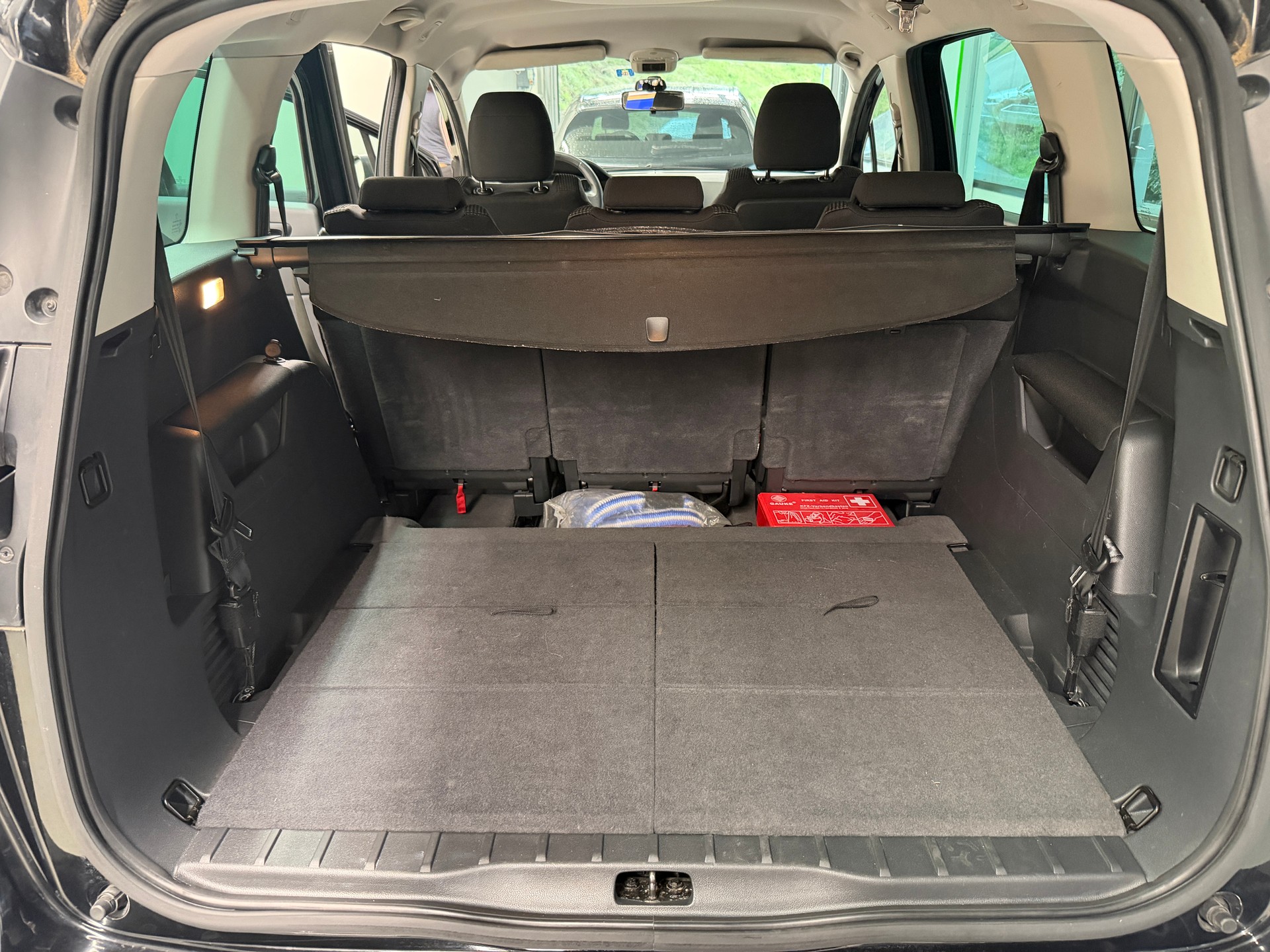 PEUGEOT 5008 2.0 HDI Family 7-Plätzer-image-14