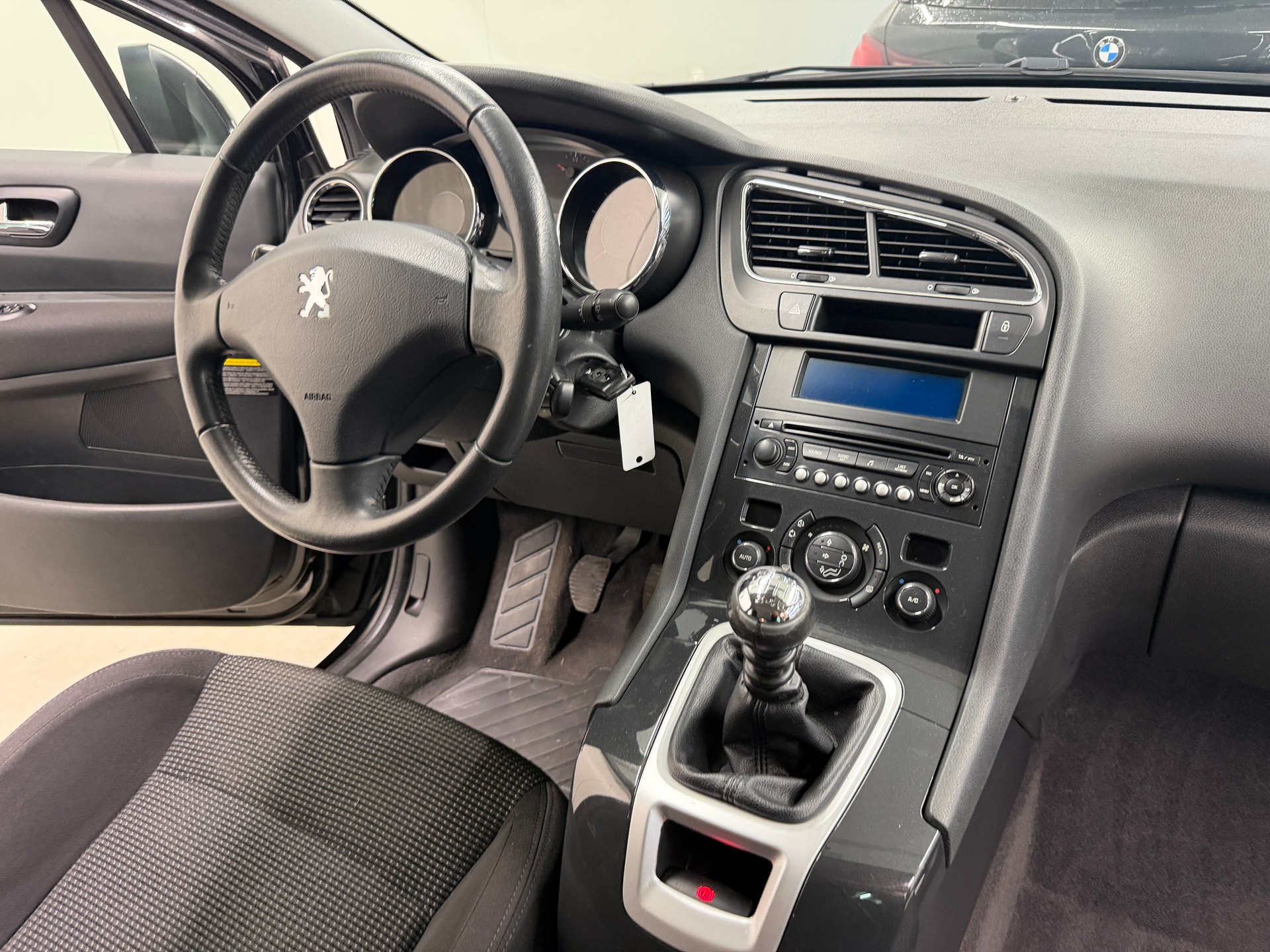 PEUGEOT 5008 2.0 HDI Family 7-Plätzer-image-20