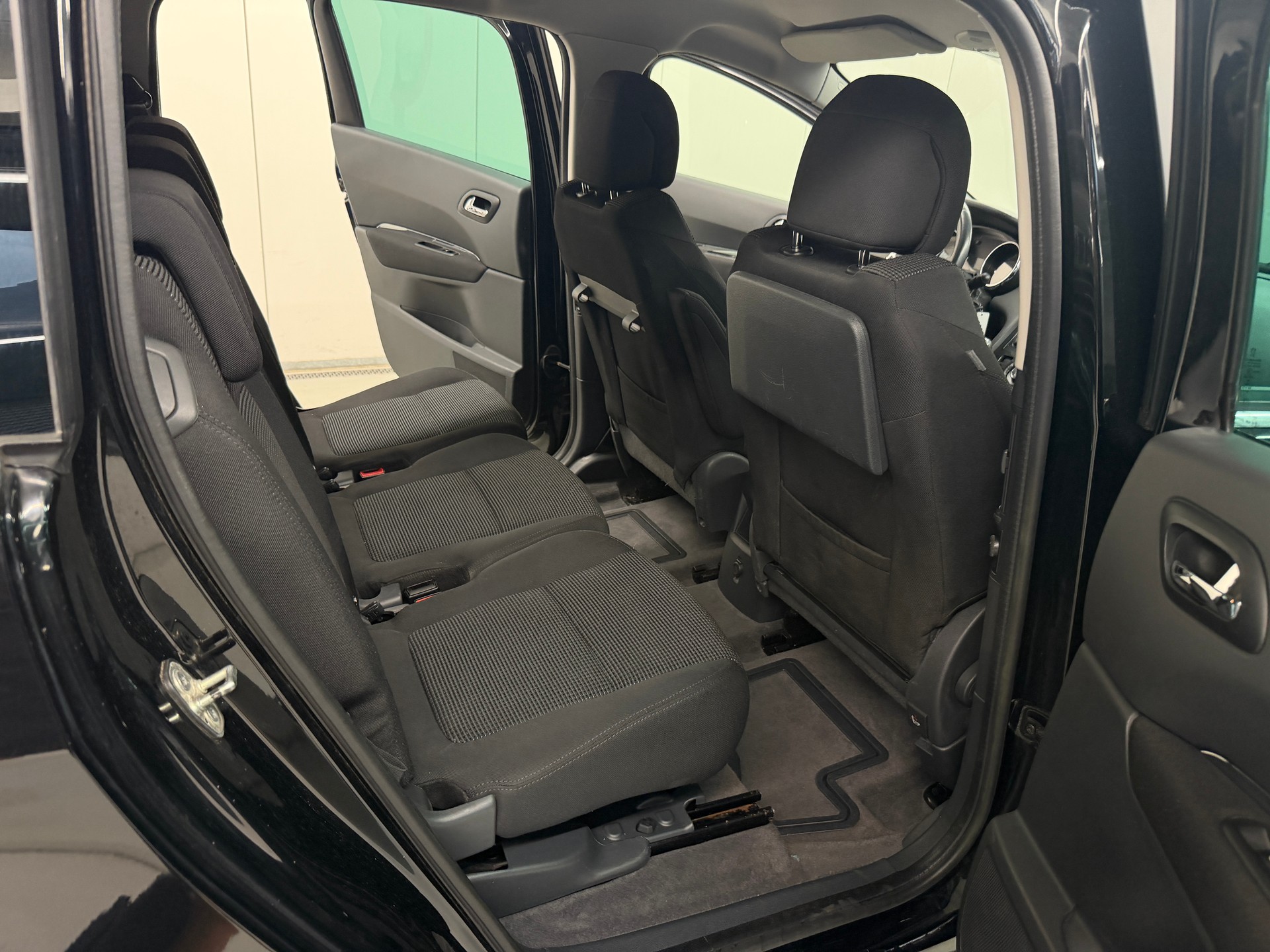 PEUGEOT 5008 2.0 HDI Family 7-Plätzer-image-17
