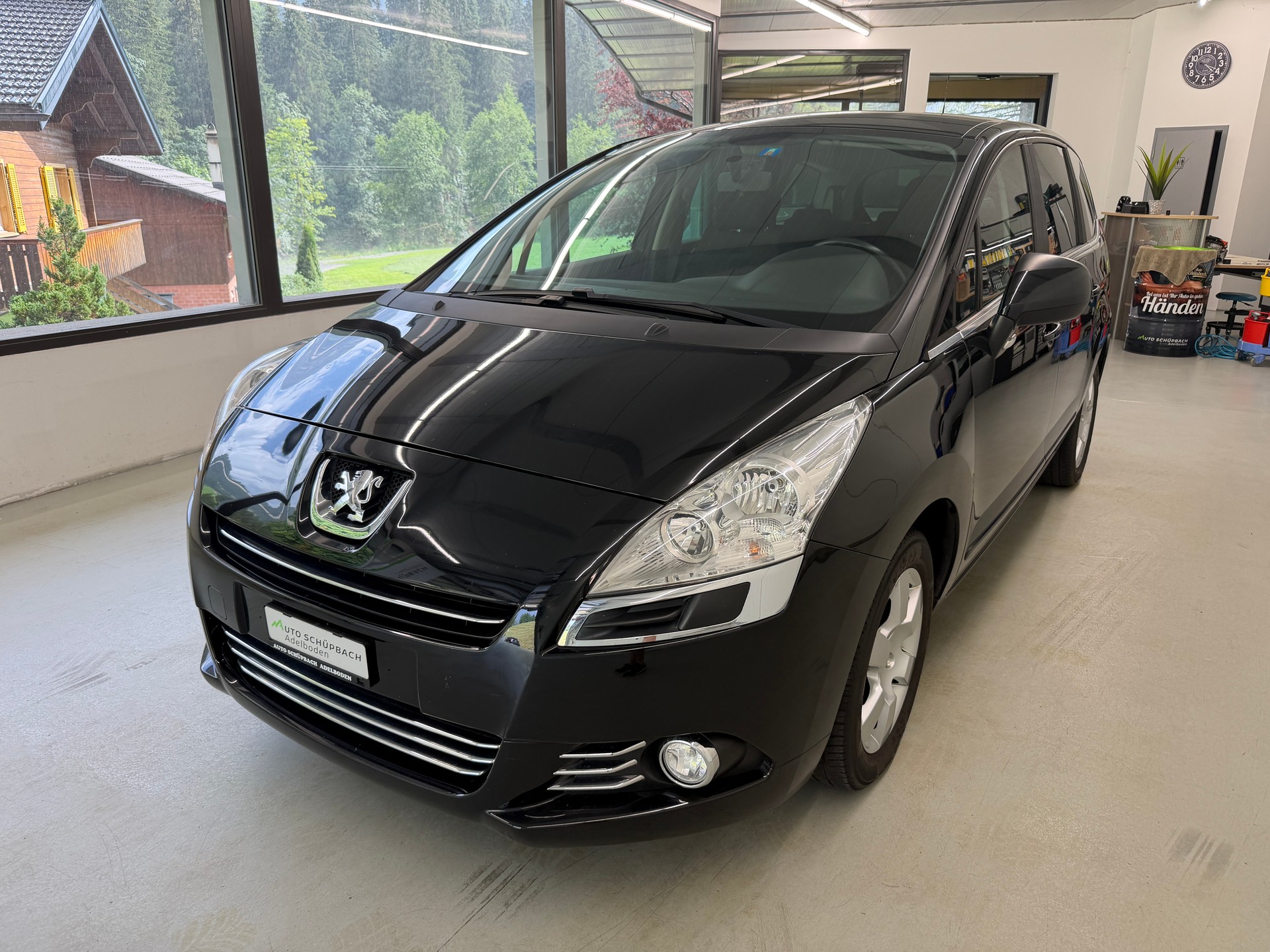 PEUGEOT 5008 2.0 HDI Family 7-Plätzer-image-8