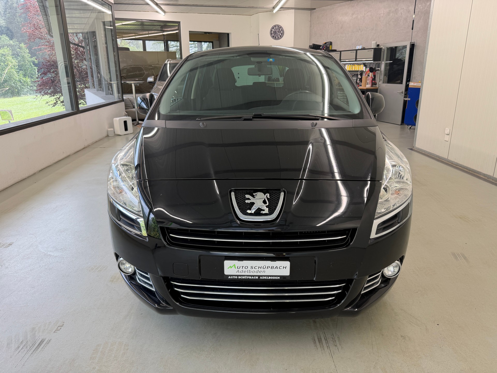 PEUGEOT 5008 2.0 HDI Family 7-Plätzer-image-9