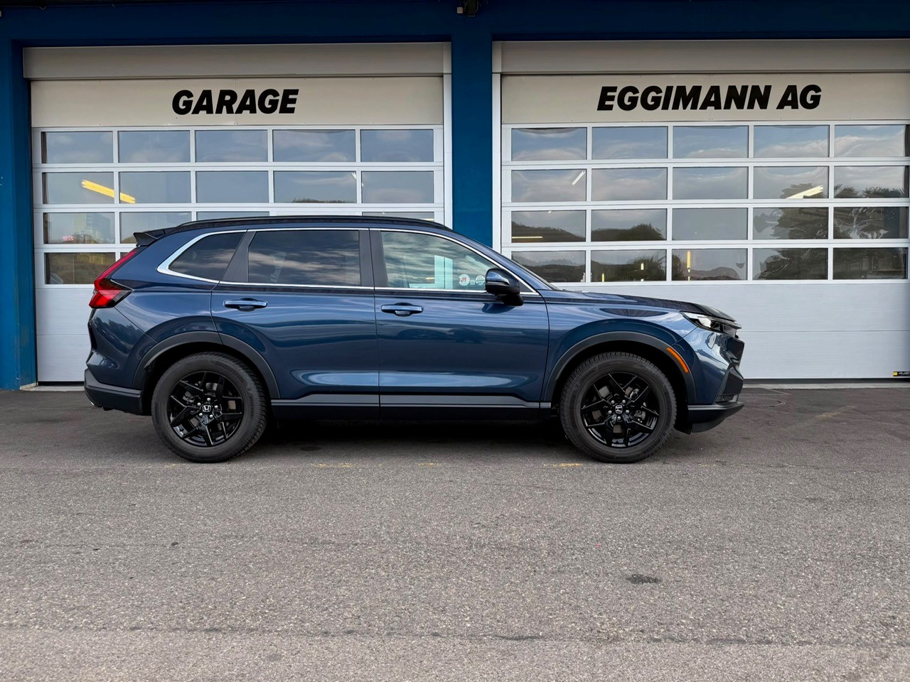 HONDA CR-V 2.0i MMD Hybrid Advance 4WD Automatic-image-2