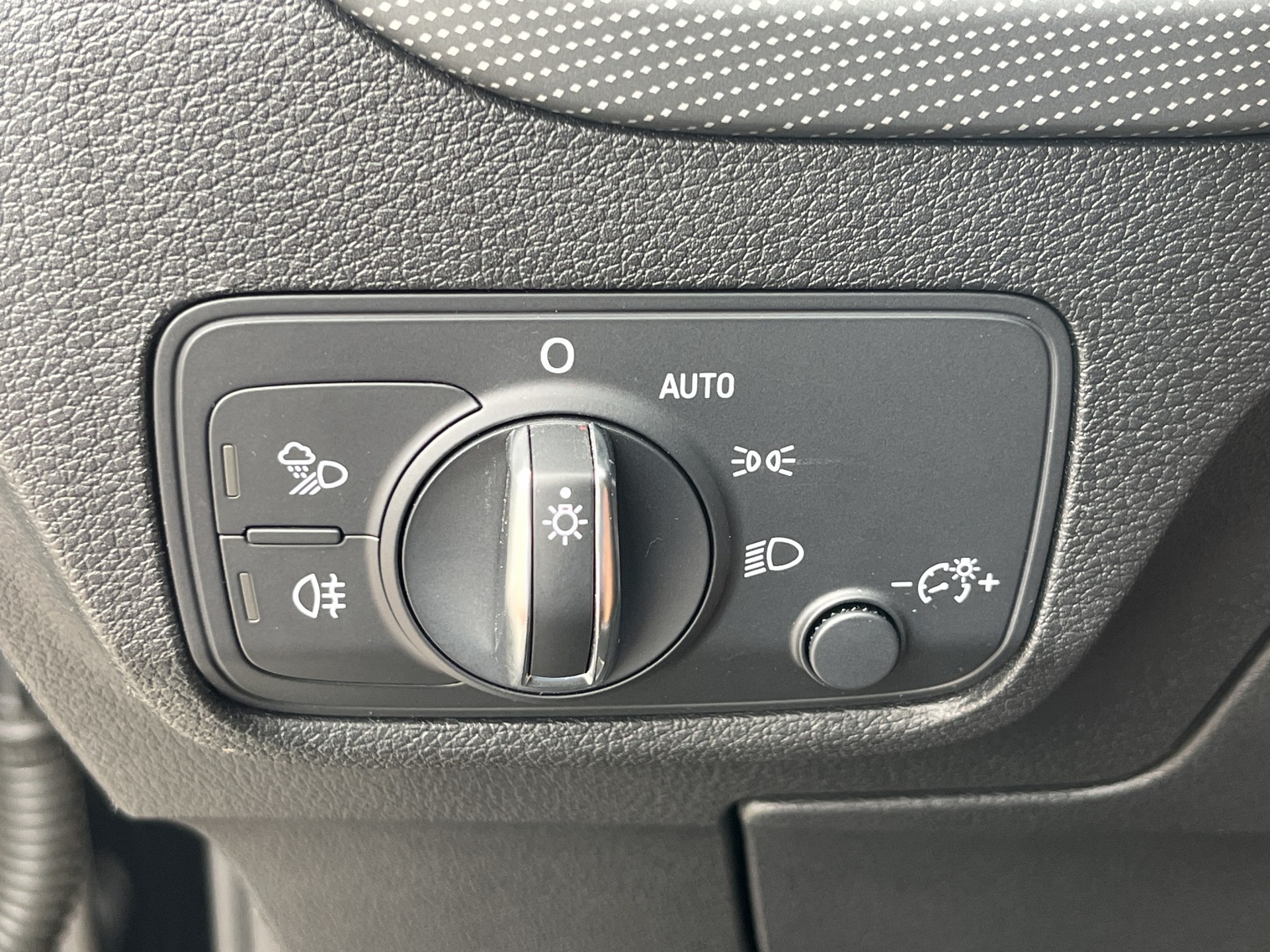 AUDI SQ2 TFSI quattro S-tronic*ALL BLACK, SONOS Sound, Matrix, ACC, Rückfahrkamera*-image-24