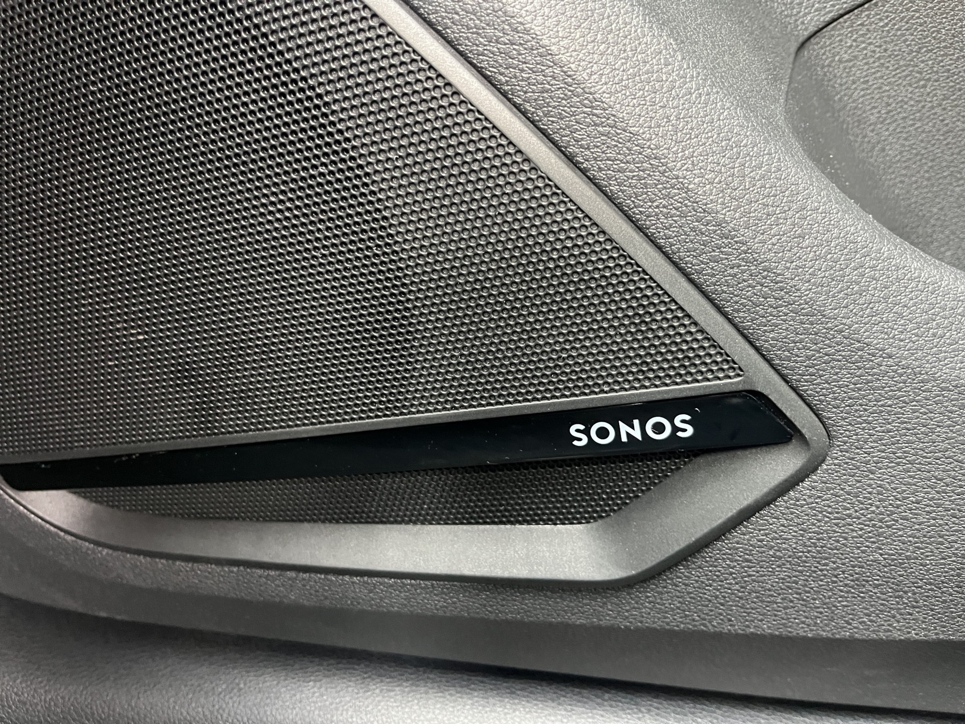 AUDI SQ2 TFSI quattro S-tronic*ALL BLACK, SONOS Sound, Matrix, ACC, Rückfahrkamera*-image-16