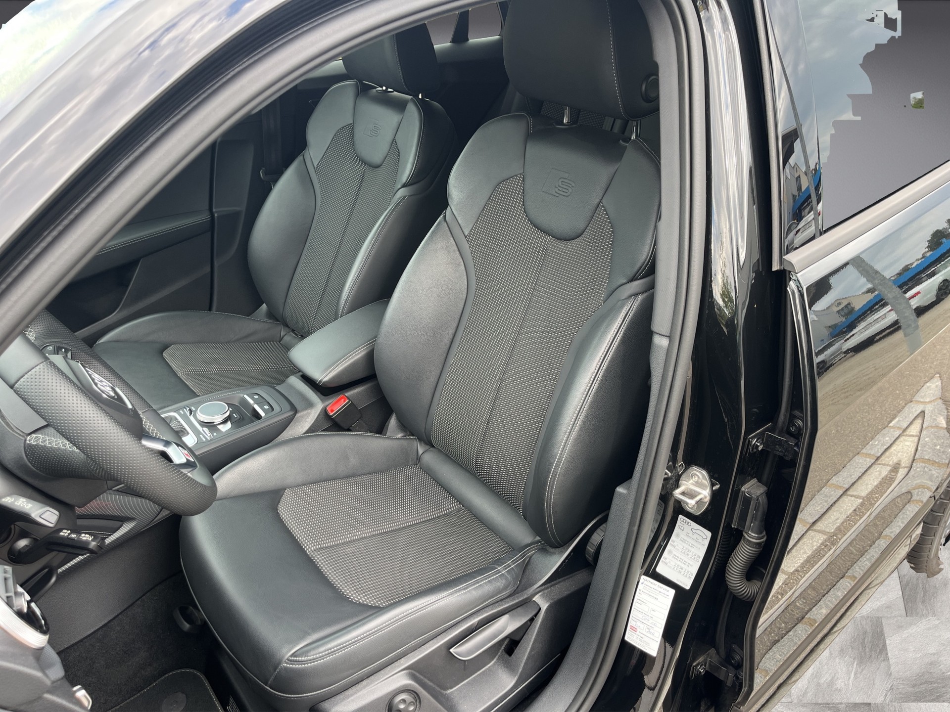 AUDI SQ2 TFSI quattro S-tronic*ALL BLACK, SONOS Sound, Matrix, ACC, Rückfahrkamera*-image-9