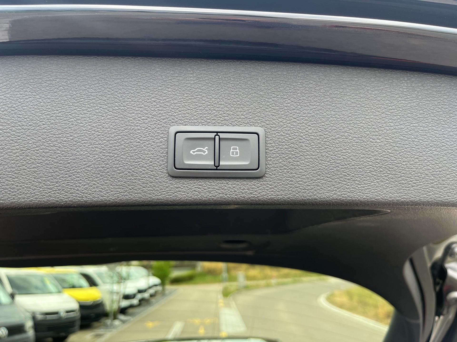 AUDI SQ2 TFSI quattro S-tronic*ALL BLACK, SONOS Sound, Matrix, ACC, Rückfahrkamera*-image-12