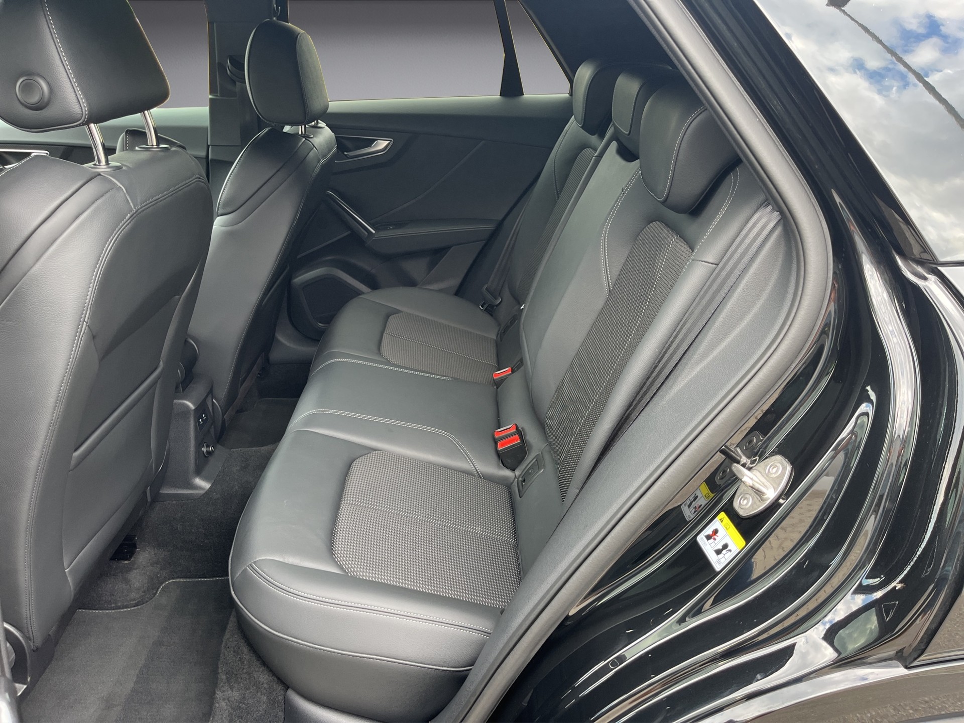 AUDI SQ2 TFSI quattro S-tronic*ALL BLACK, SONOS Sound, Matrix, ACC, Rückfahrkamera*-image-10