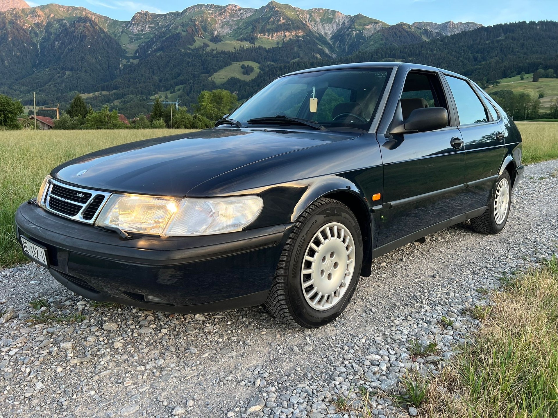 SAAB 900 2.0i-16-image-0