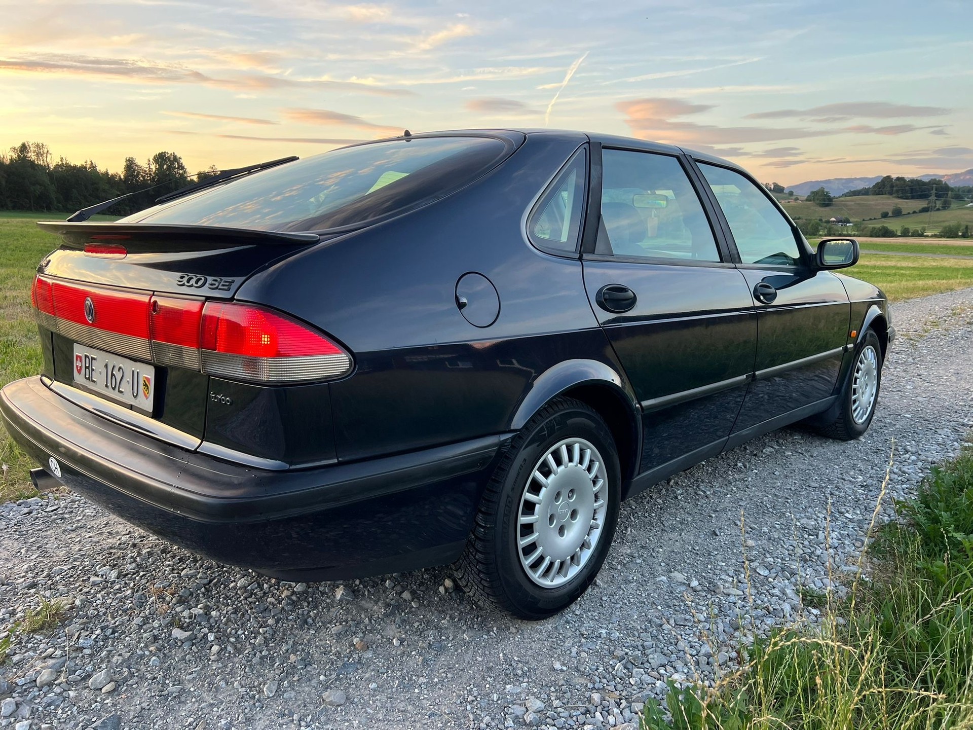 SAAB 900 2.0i-16-image-2