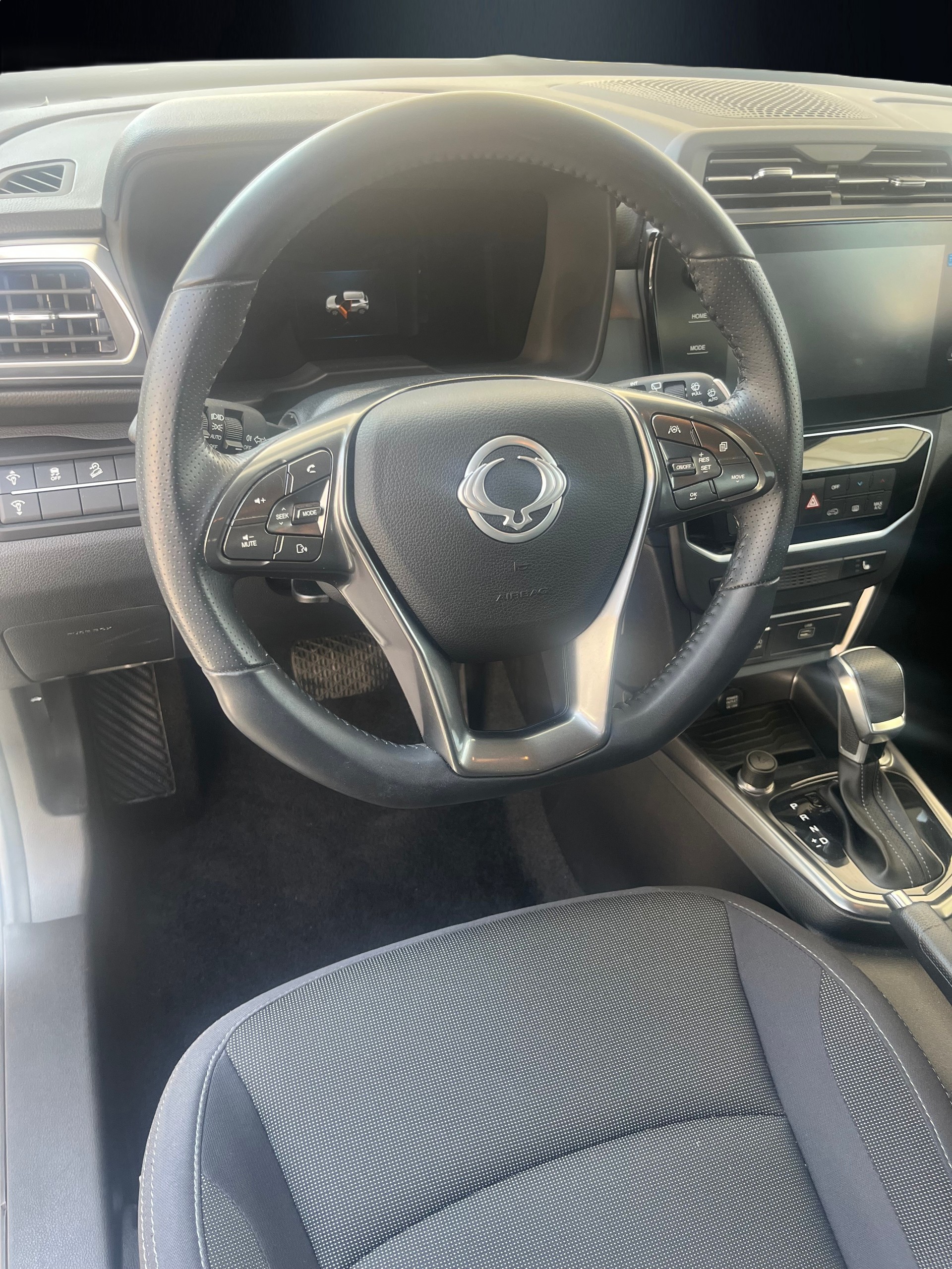KGM-SsangYong Tivoli 1.5 T GDI Platinum 4WD Automat-image-11