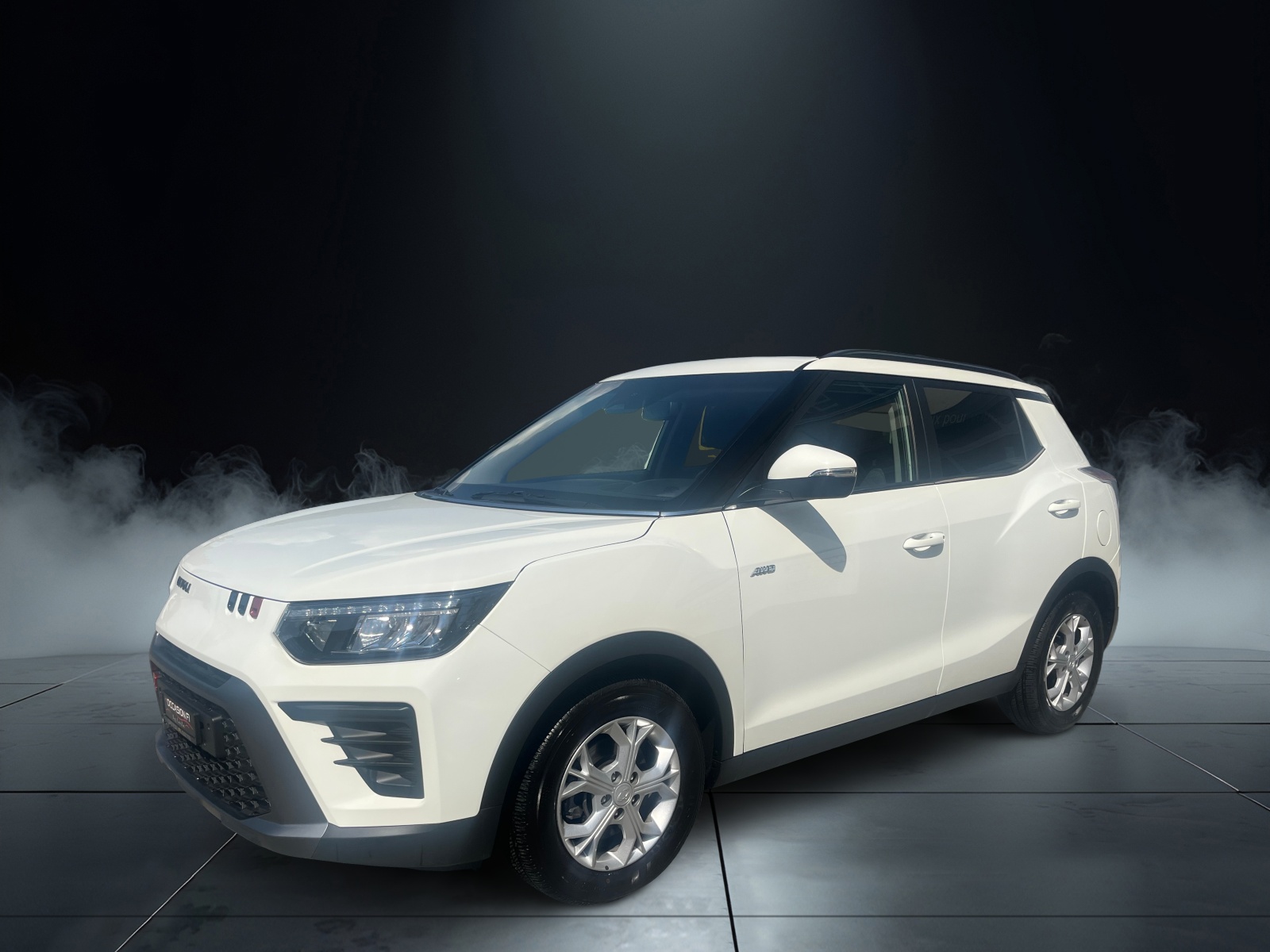 KGM-SsangYong Tivoli 1.5 T GDI Platinum 4WD Automat-image-2
