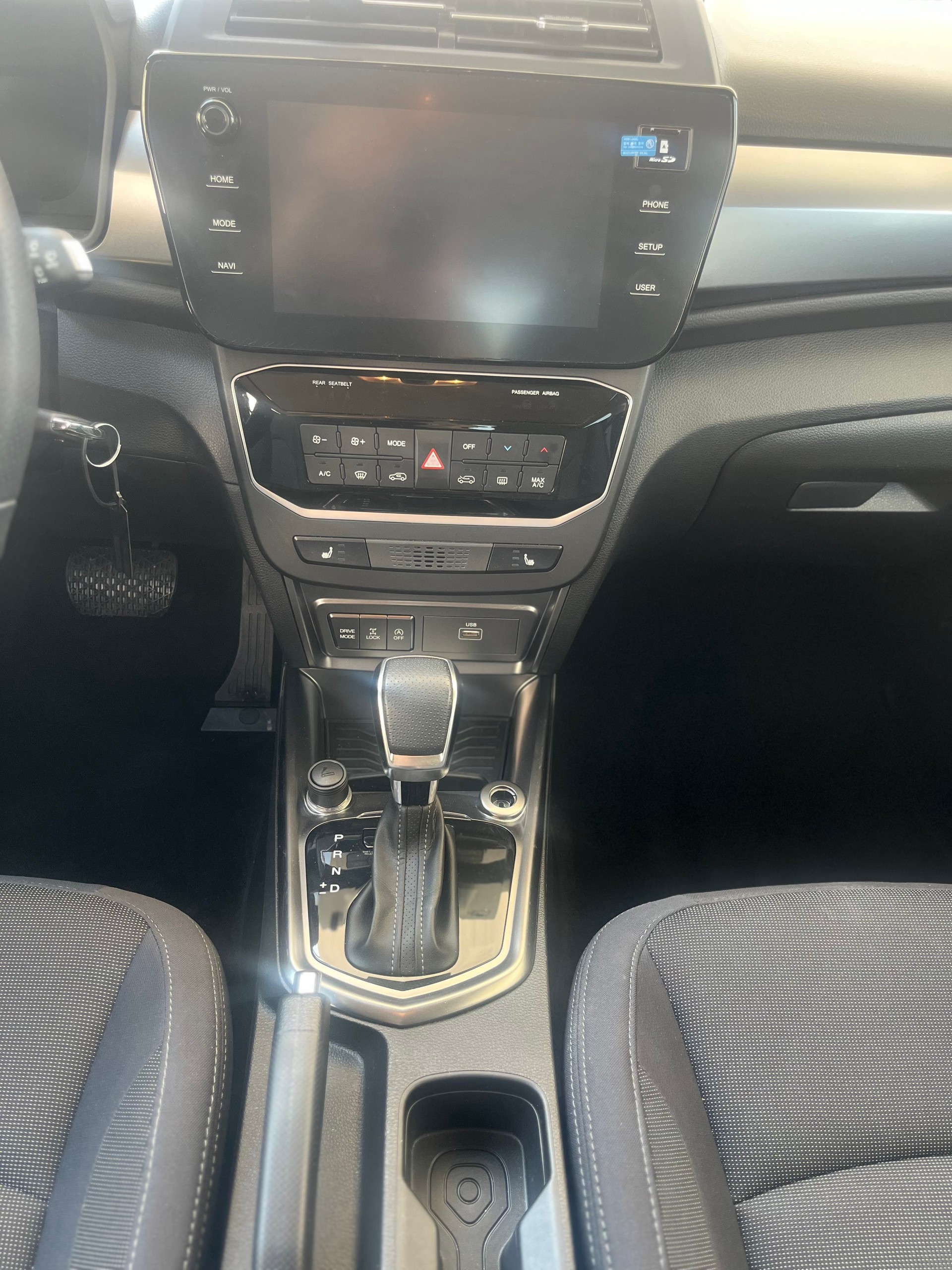 KGM-SsangYong Tivoli 1.5 T GDI Platinum 4WD Automat-image-8