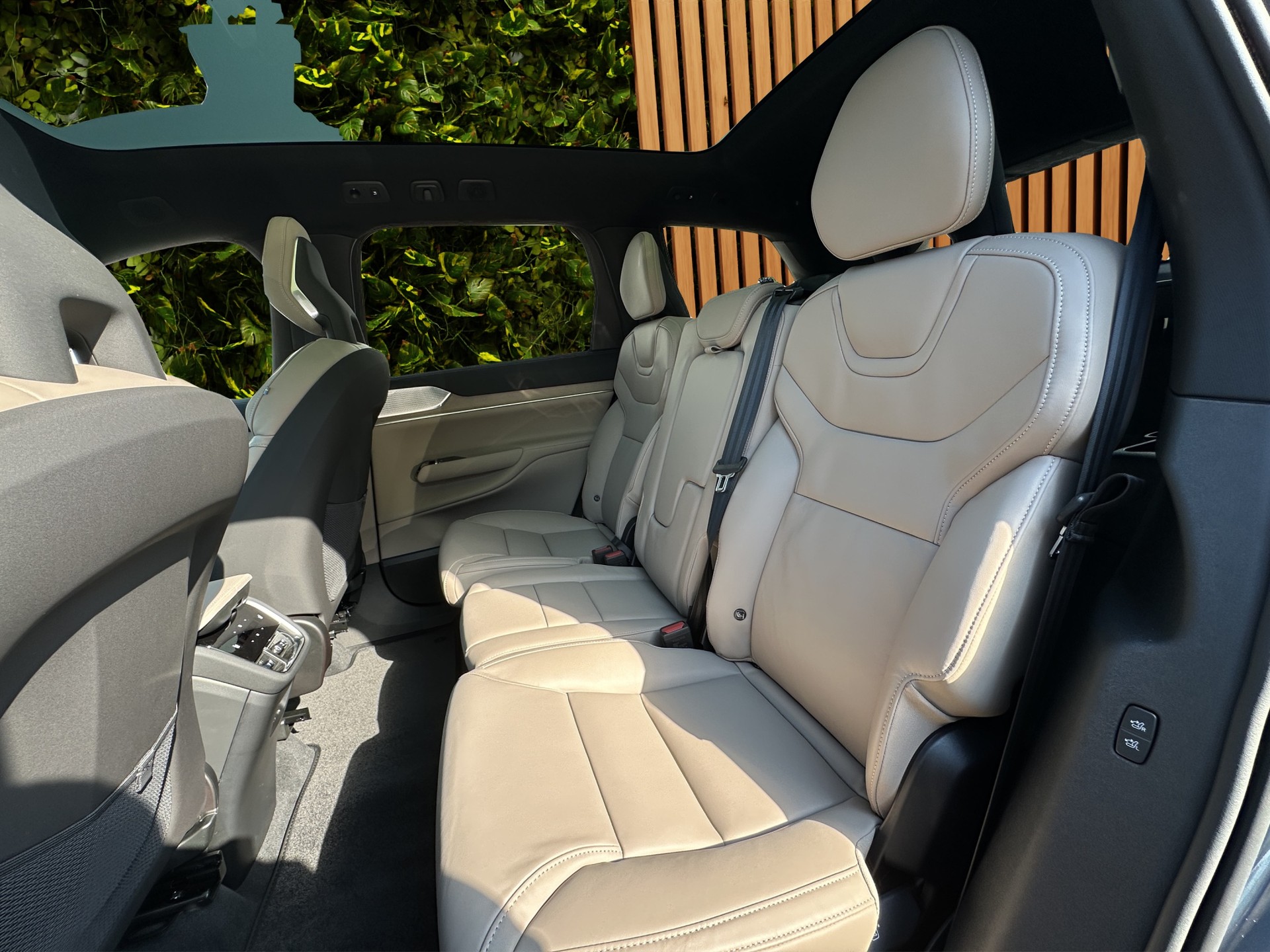 VOLVO EX90 Twin Performance Ultra AWD-image-13