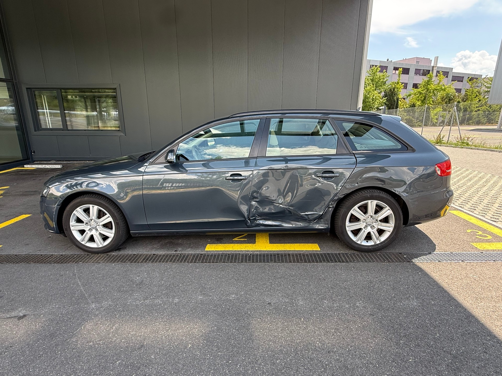 AUDI A4 Avant 2.7 TDI multitronic-image-2