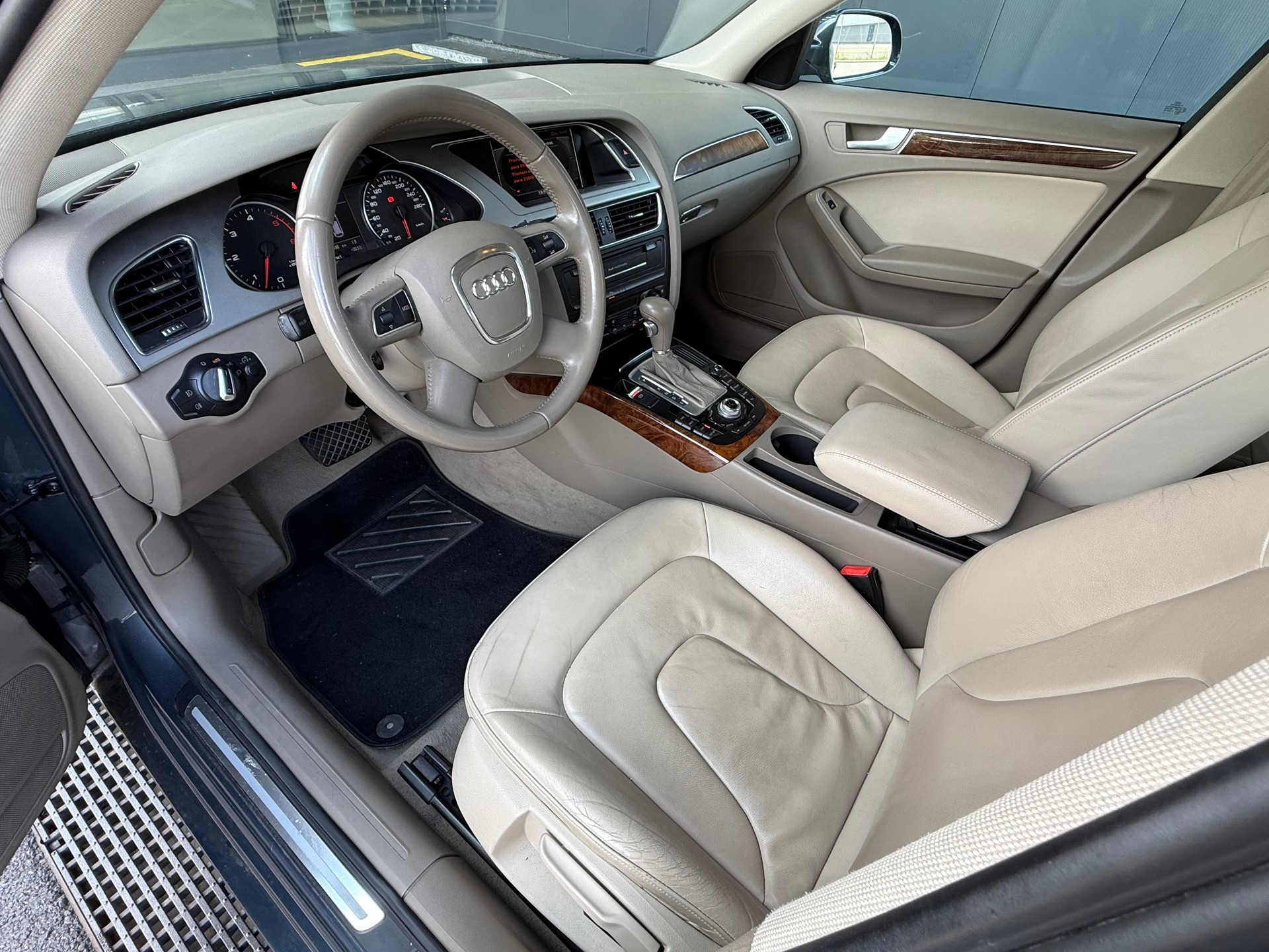 AUDI A4 Avant 2.7 TDI multitronic-image-10
